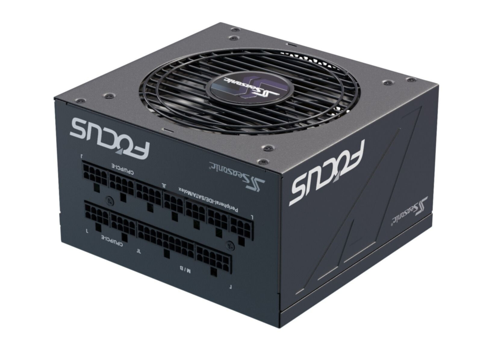 Un alimentatore per computer nero e grigio. Il nome del marchio è visibile sul lato.