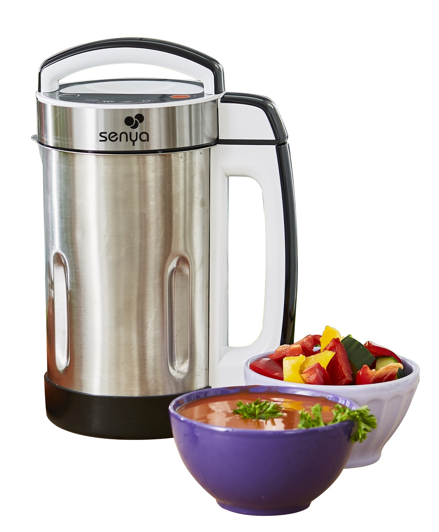 Silber-schwarzer Mixer mit einer Schüssel Suppe und geschnittenem Gemüse.