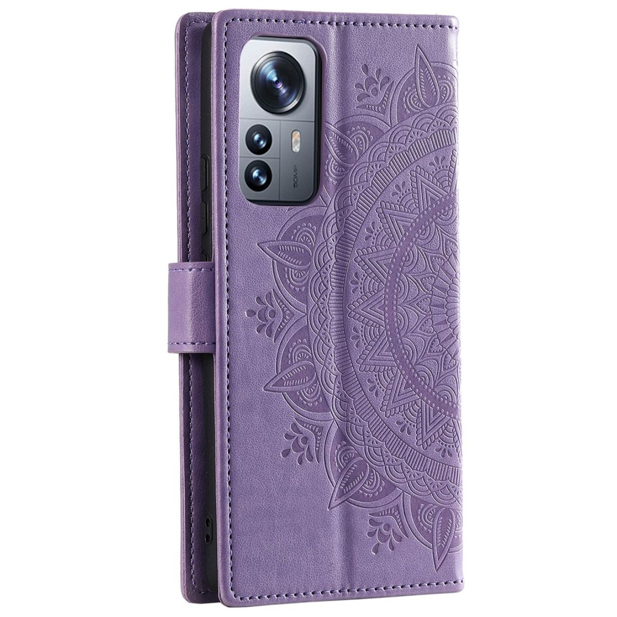 Lila Handyhülle mit Mandala-Design, geöffnet, um ein Telefon mit Kamera freizugeben. Mit einem Riemen geschlossen.