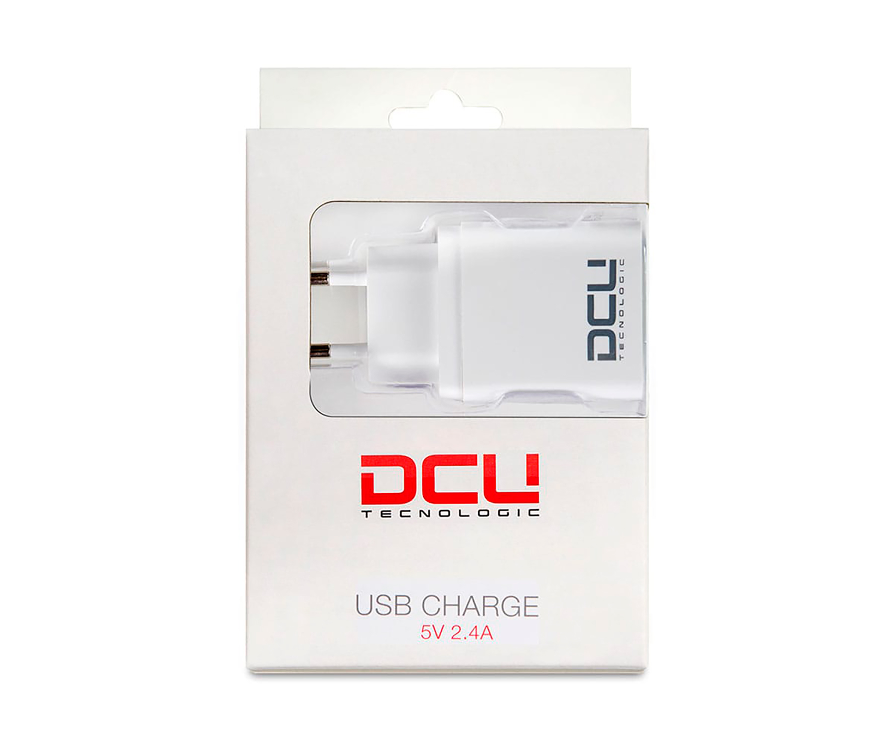 Un cargador blanco en una caja blanca con el logotipo 'DCU Tecnologic' y el texto 'USB CHARGE 5V 2.4A'.