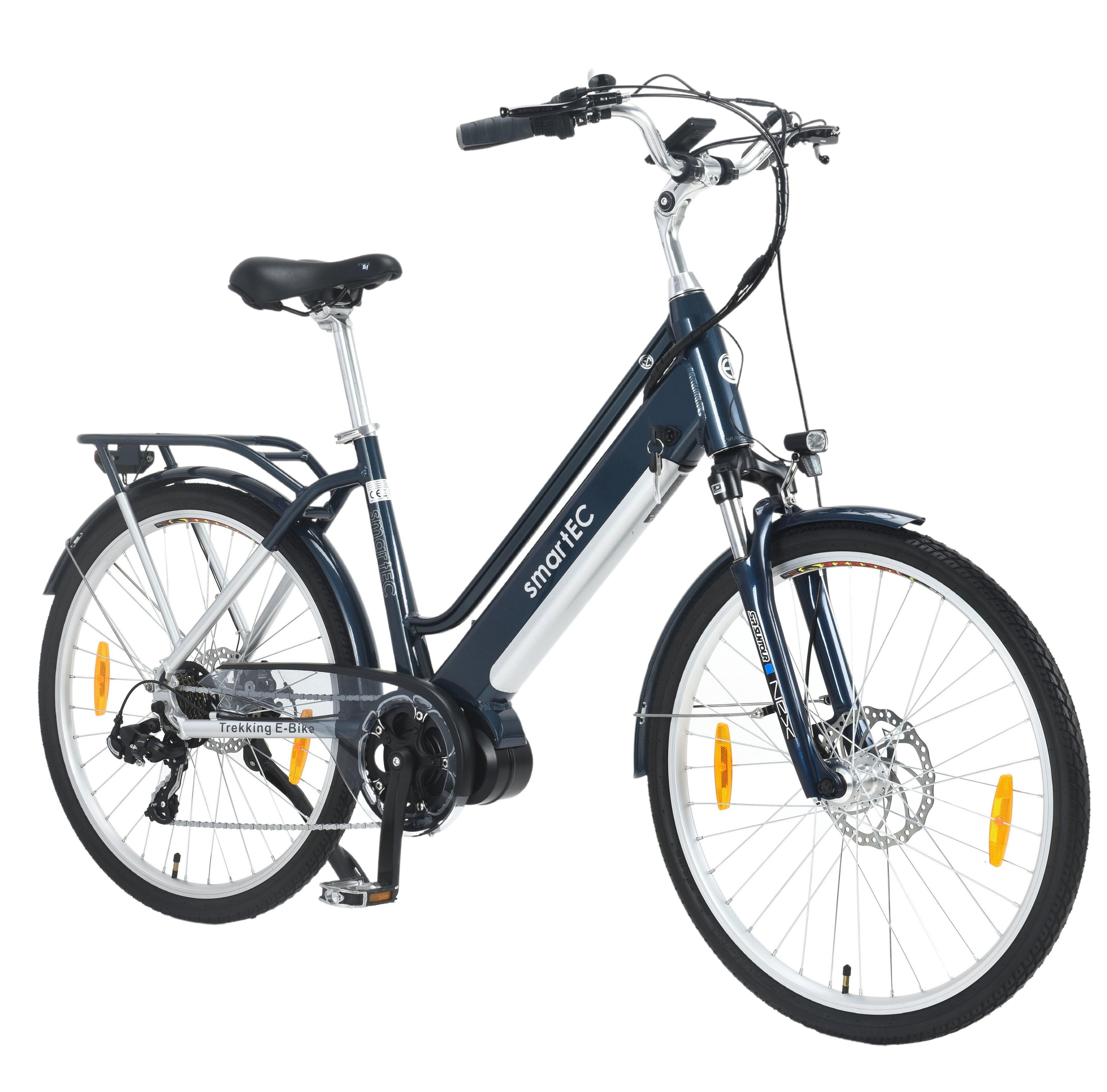 Ein blau-silbernes Fahrrad auf weißem Hintergrund, mit einem Vorderrad und einem Hinterrad.
