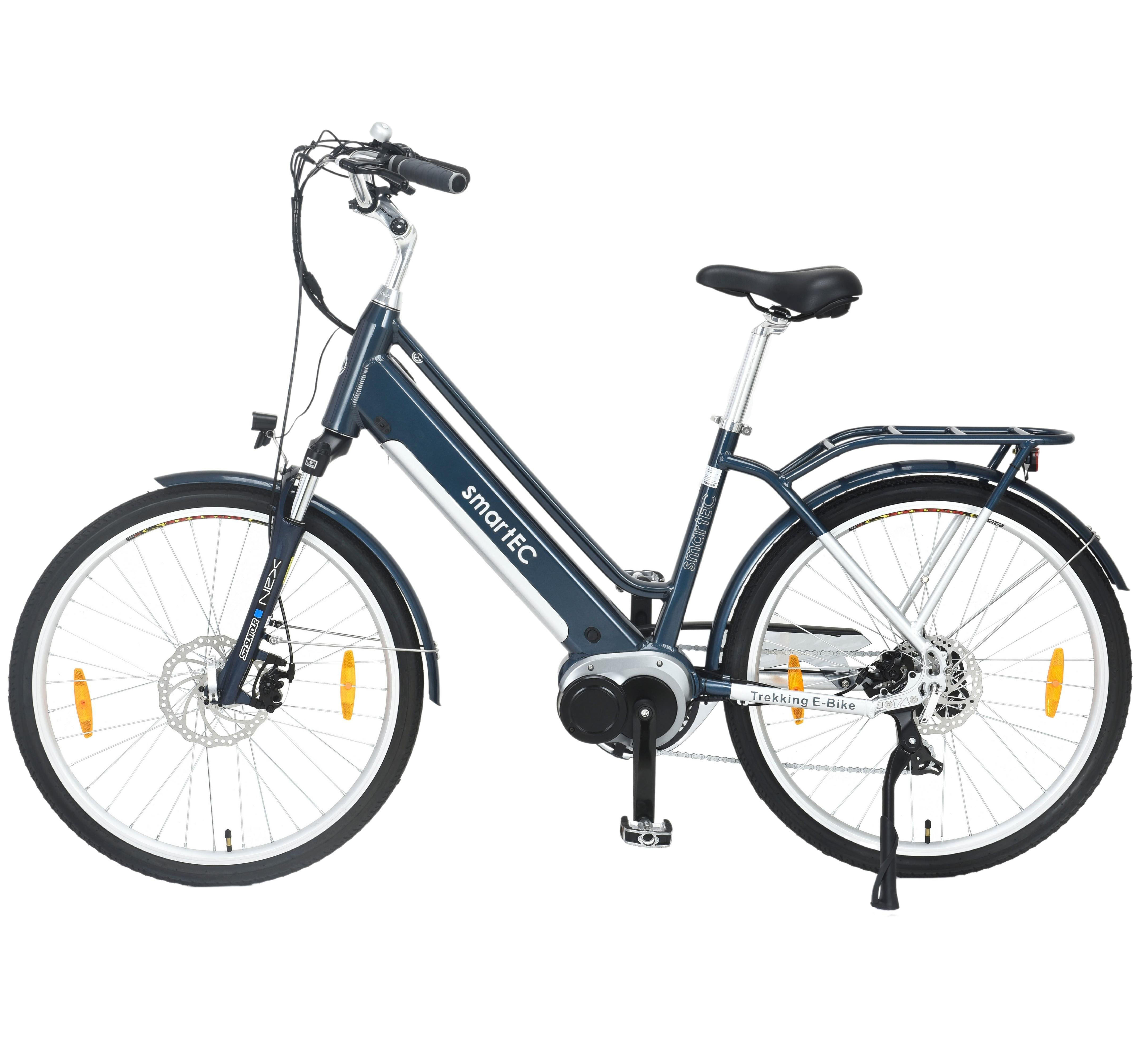 Blaues und graues Elektrofahrrad auf weißem Hintergrund.