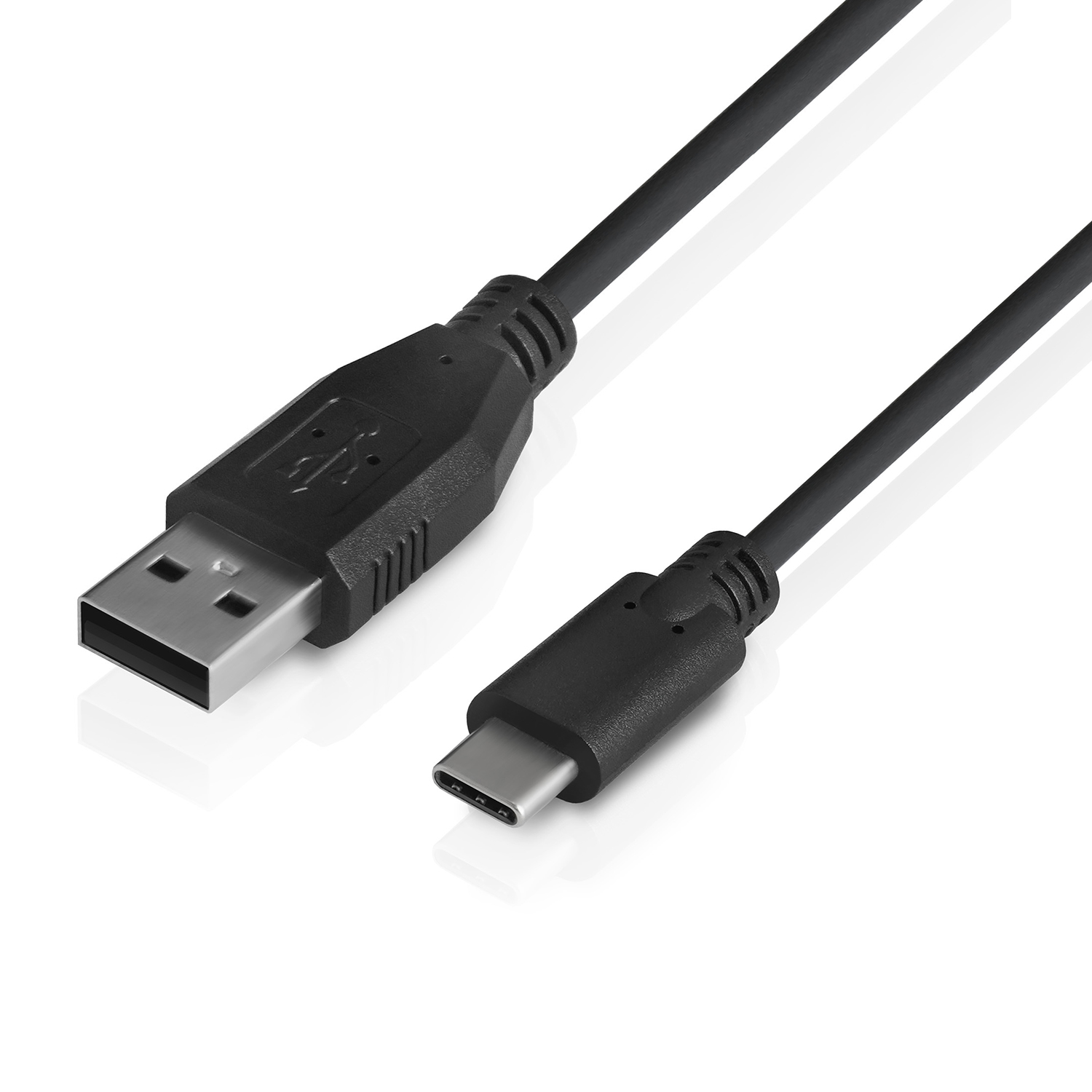 Ein schwarzes USB-A-zu-USB-C-Kabel auf weißem Untergrund, mit den Anschlüssen.