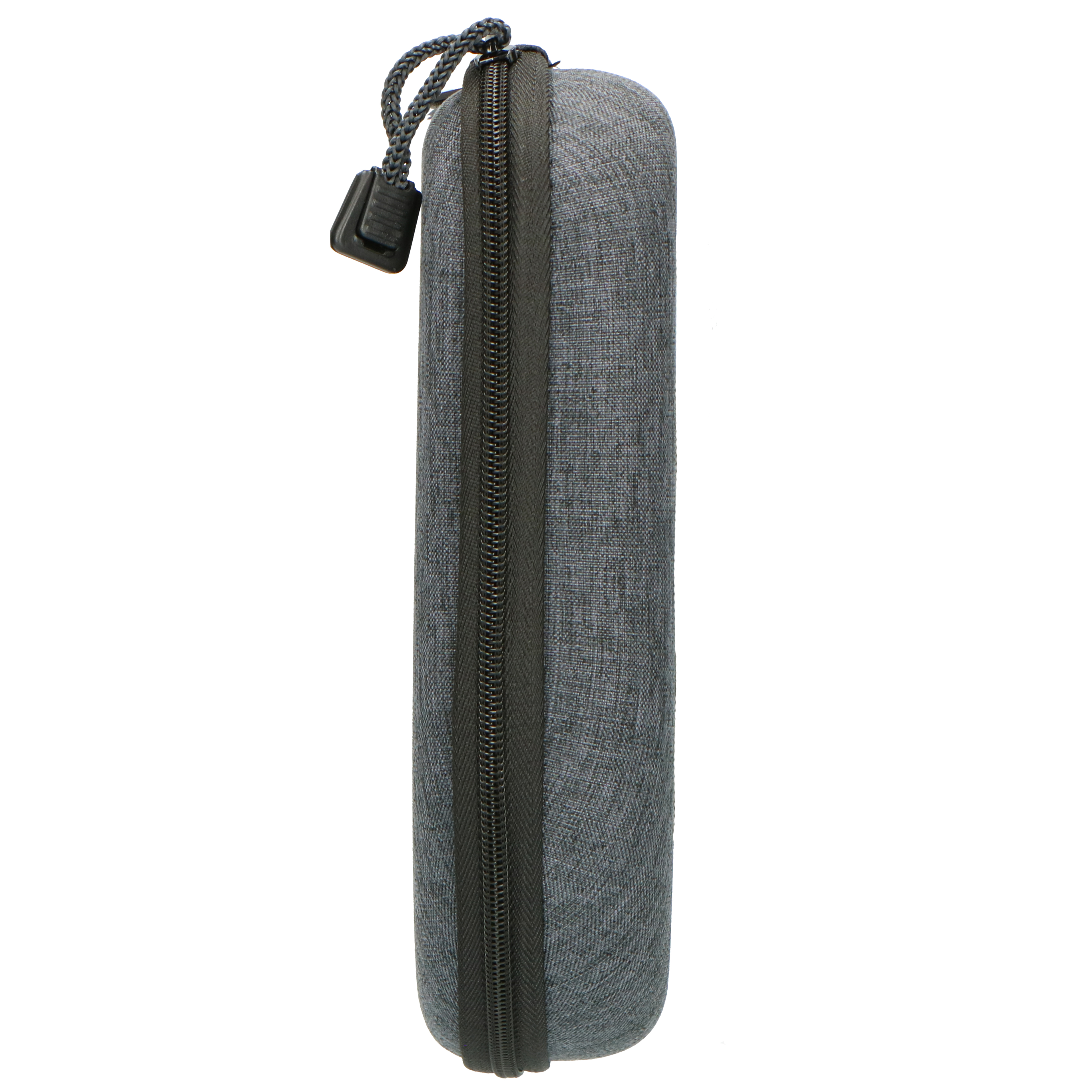 Étui gris cylindrique avec fermeture éclair et boucle. L'étui est debout sur un fond blanc.
