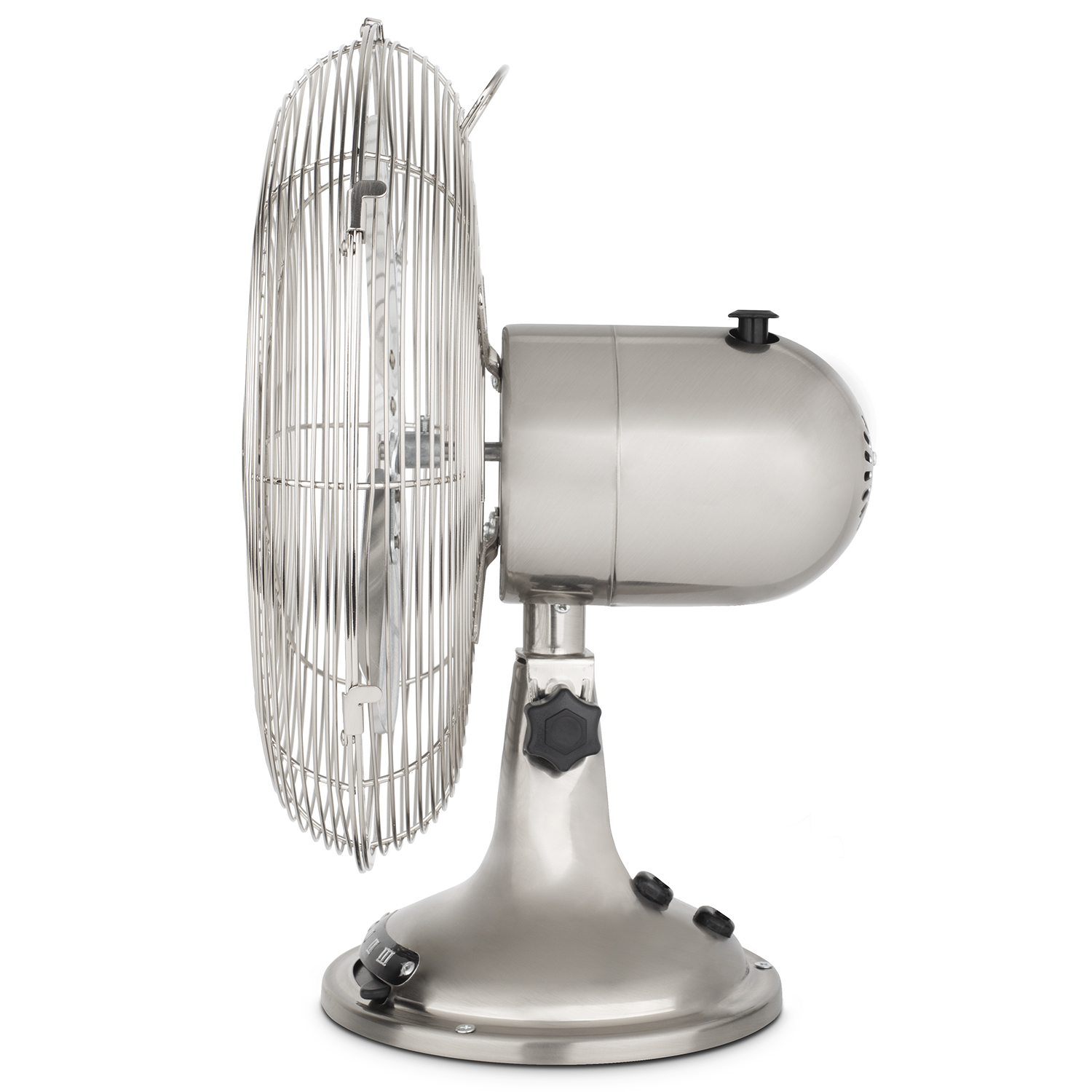 Ventilatore da scrivania argentato. Gabbia circolare, pale visibili. Montato su supporto.