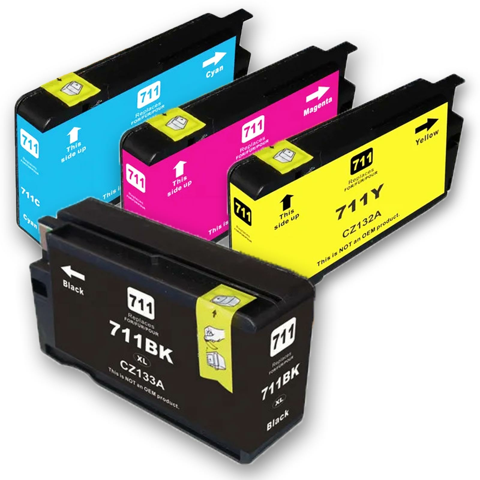 Vier Tintenpatronen: Cyan, Magenta, Gelb und Schwarz. Sie haben Etiketten und sind in einer Reihe.