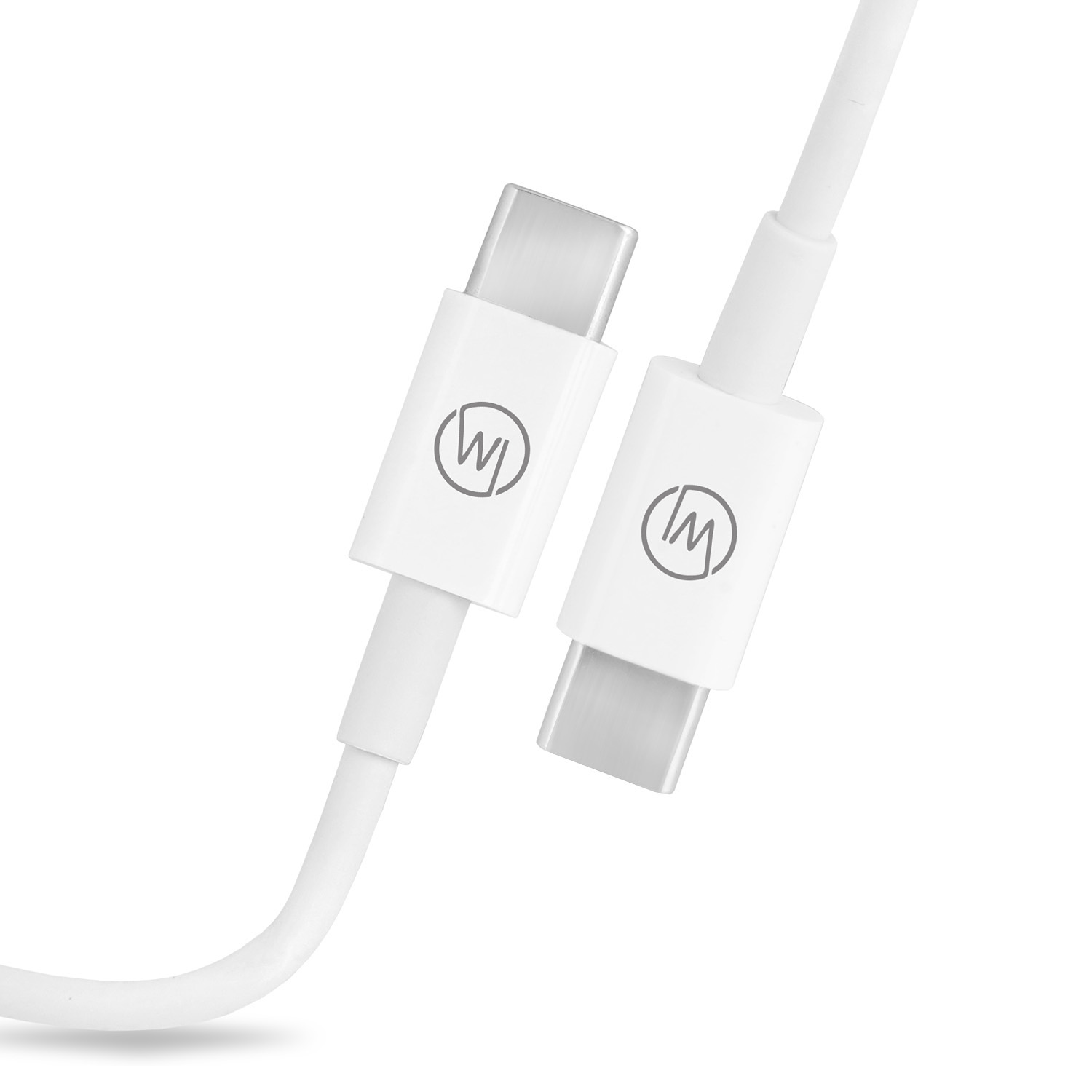 Zwei weiße USB-C-Kabel, Stecker mit Logo, auf weißem Hintergrund. Kabel liegen nebeneinander.