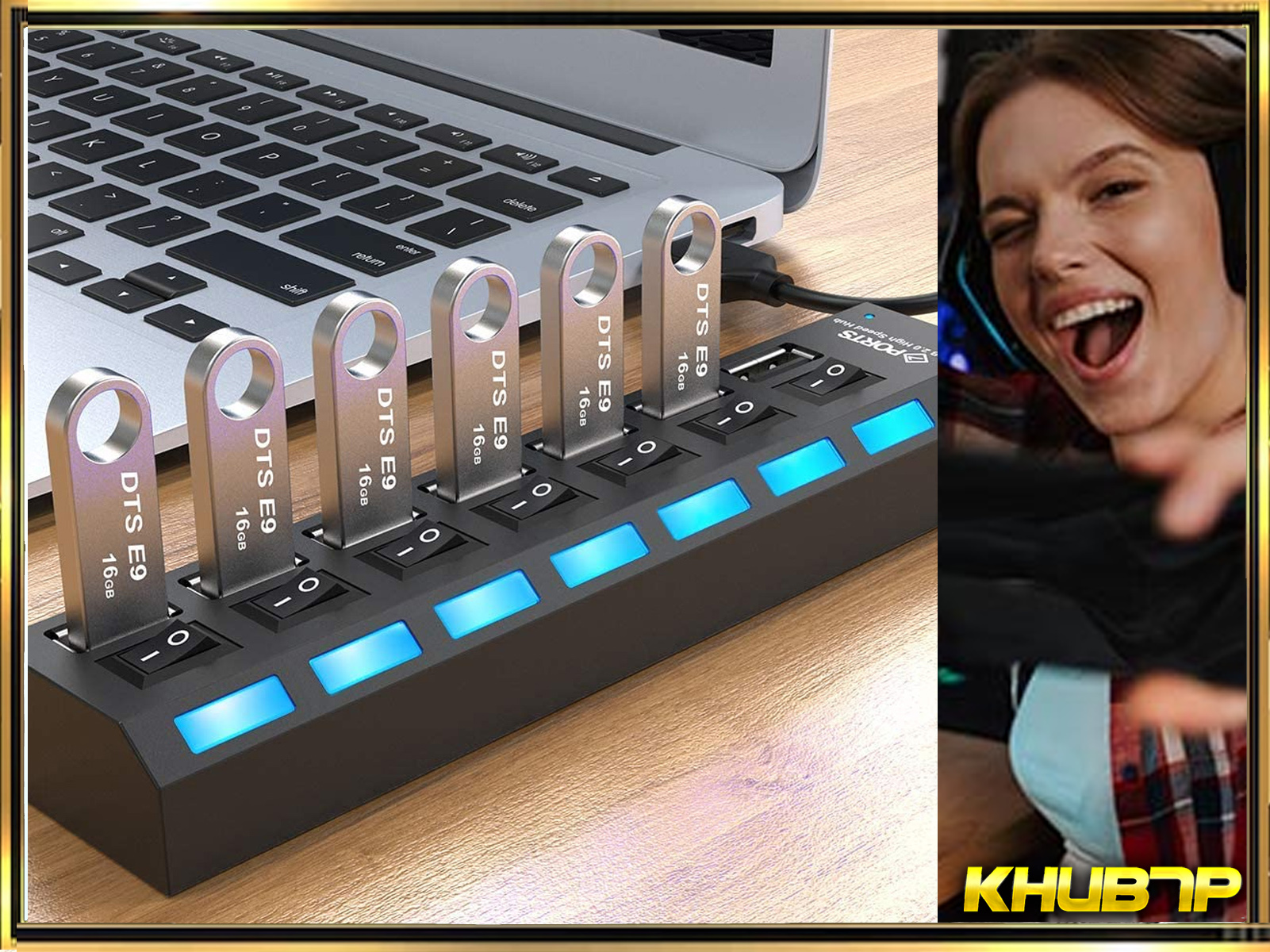Un concentrador USB con seis unidades USB insertadas. Una persona sonríe al fondo.