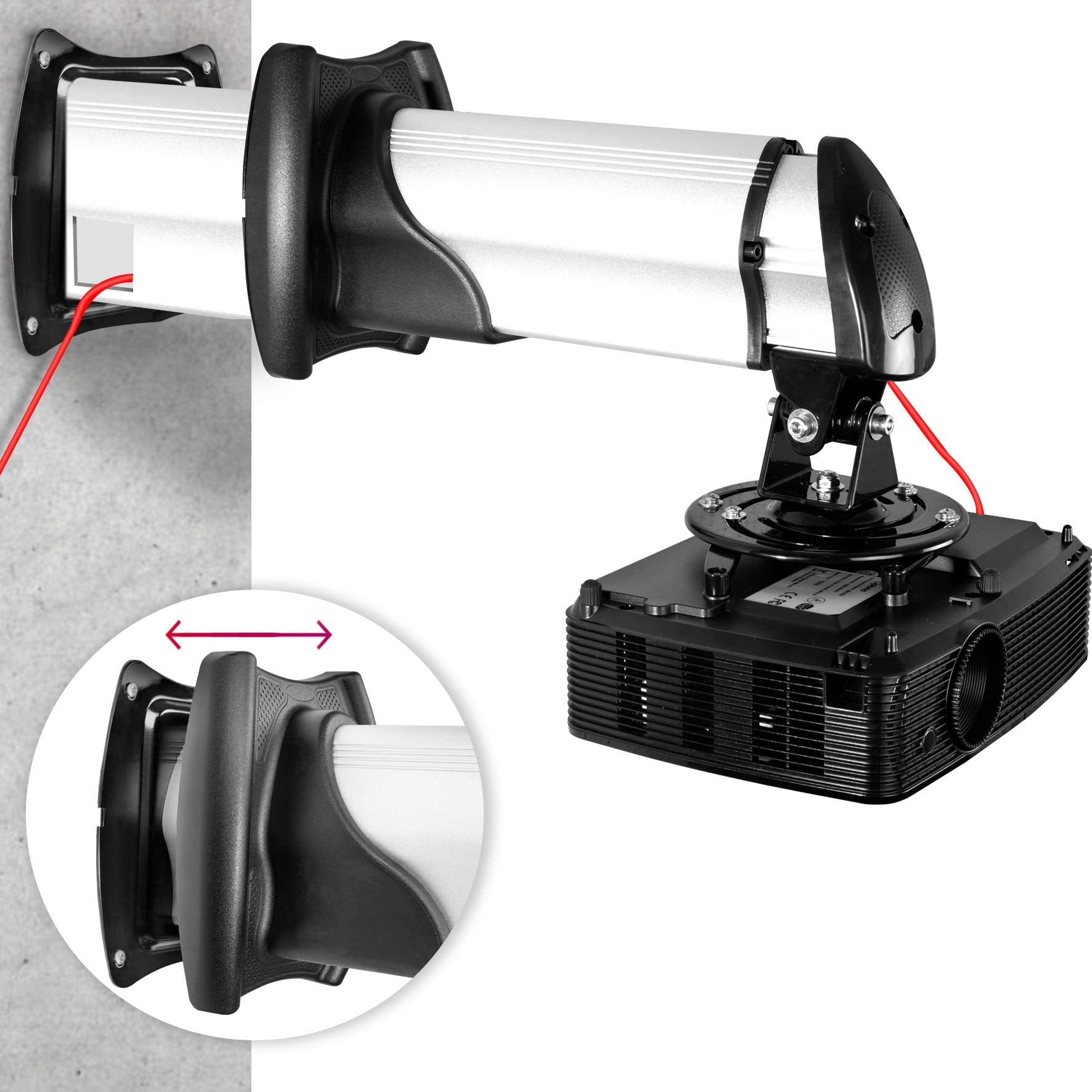 Proyector negro montado en un soporte de pared, cable rojo, pared blanca, ajuste de imagen.
