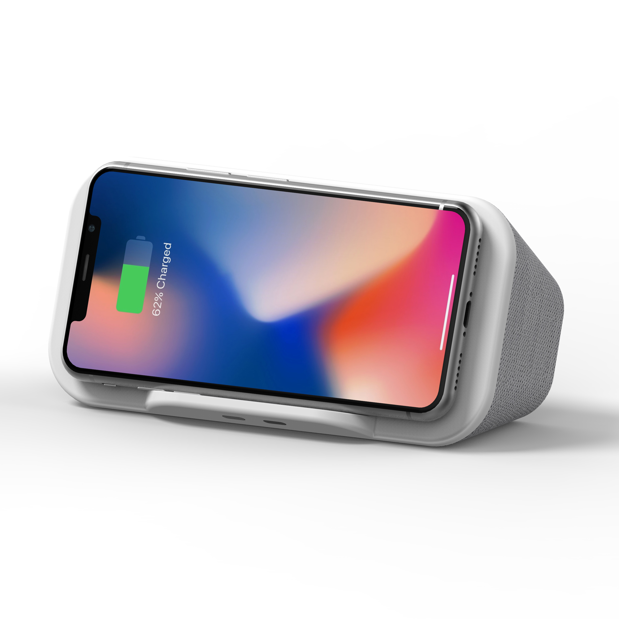 Ein Telefon auf einer Ladestation, das eine Akkuladung von 62 % anzeigt.