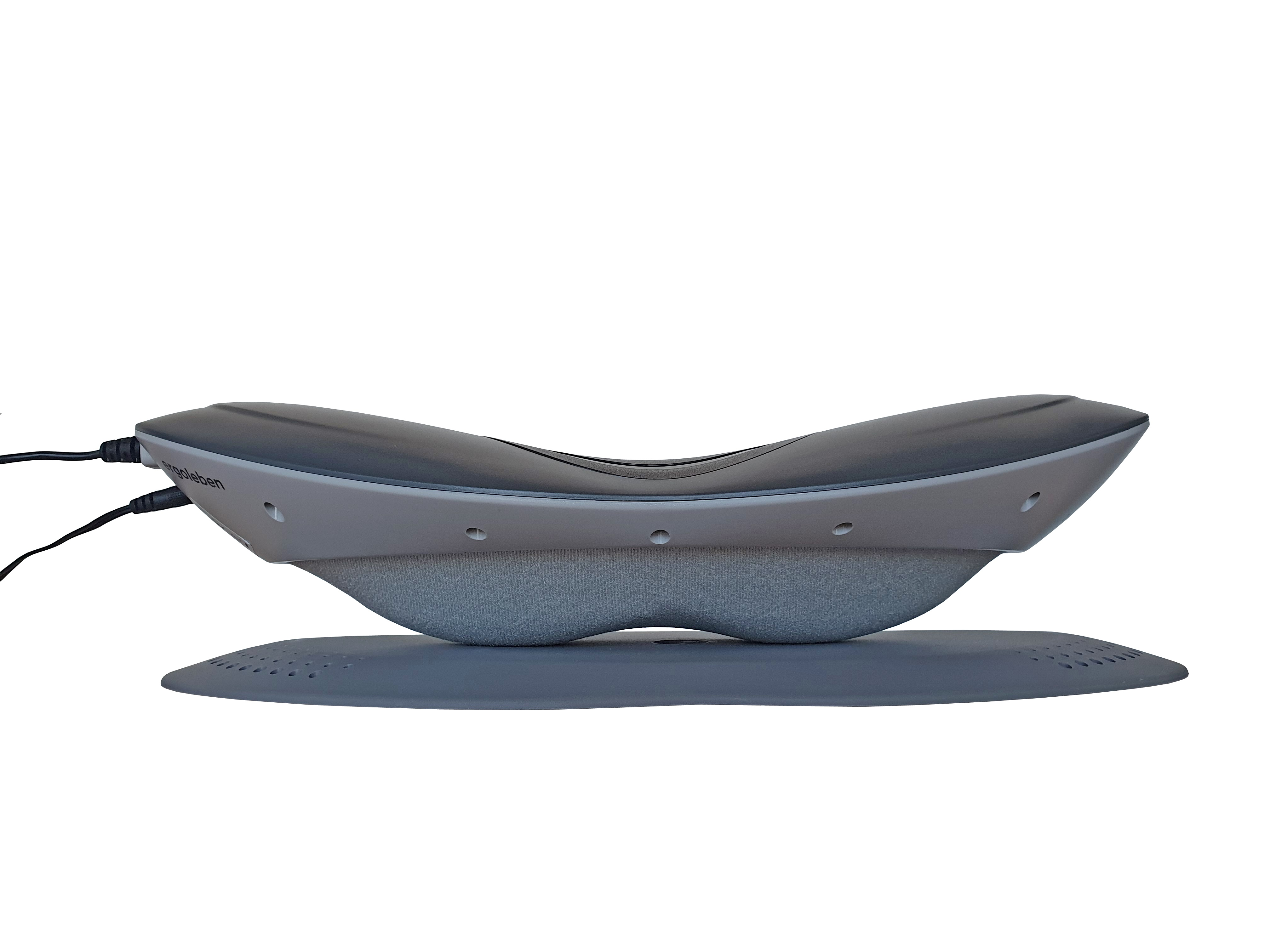Ergonomisches Rückenstützkissen in Grau und Hellgrau, vor weißem Hintergrund.