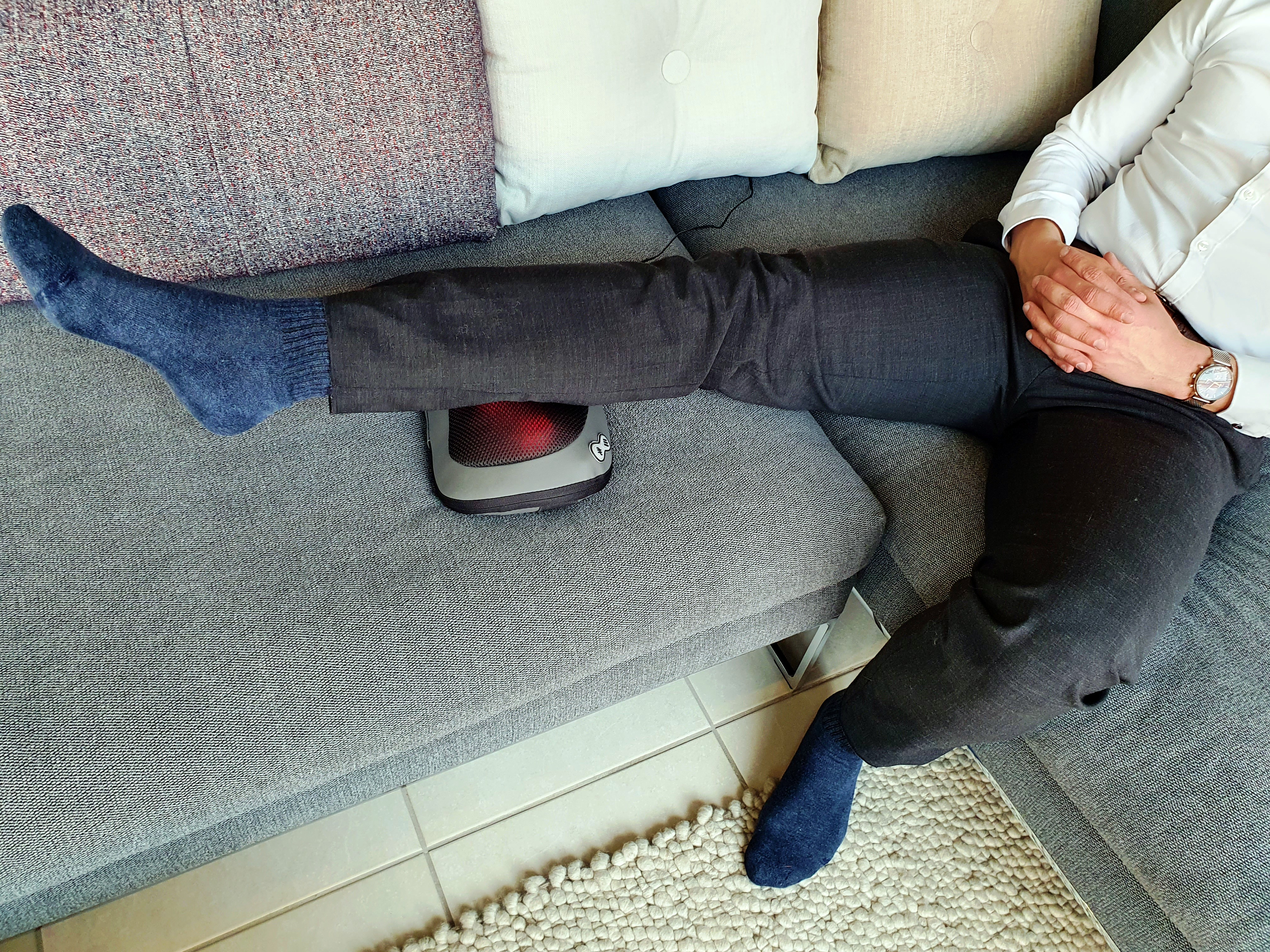 Eine transparente Handyhülle und Displayschutzfolie, separat dargestellt.