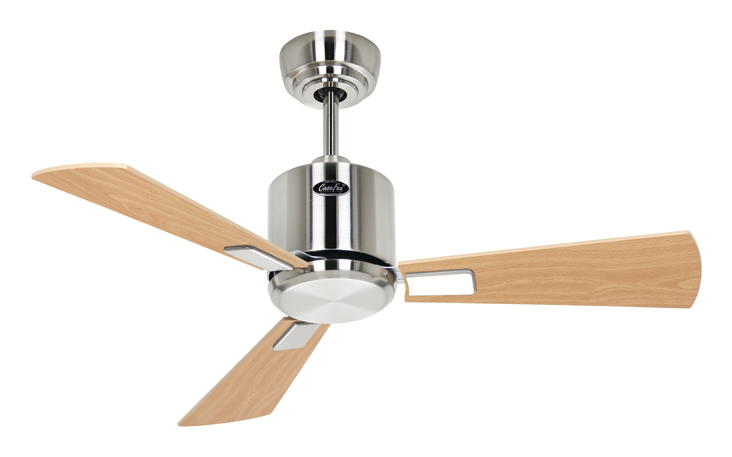 Ventilatore a soffitto con tre pale in legno e alloggiamento motore argentato.