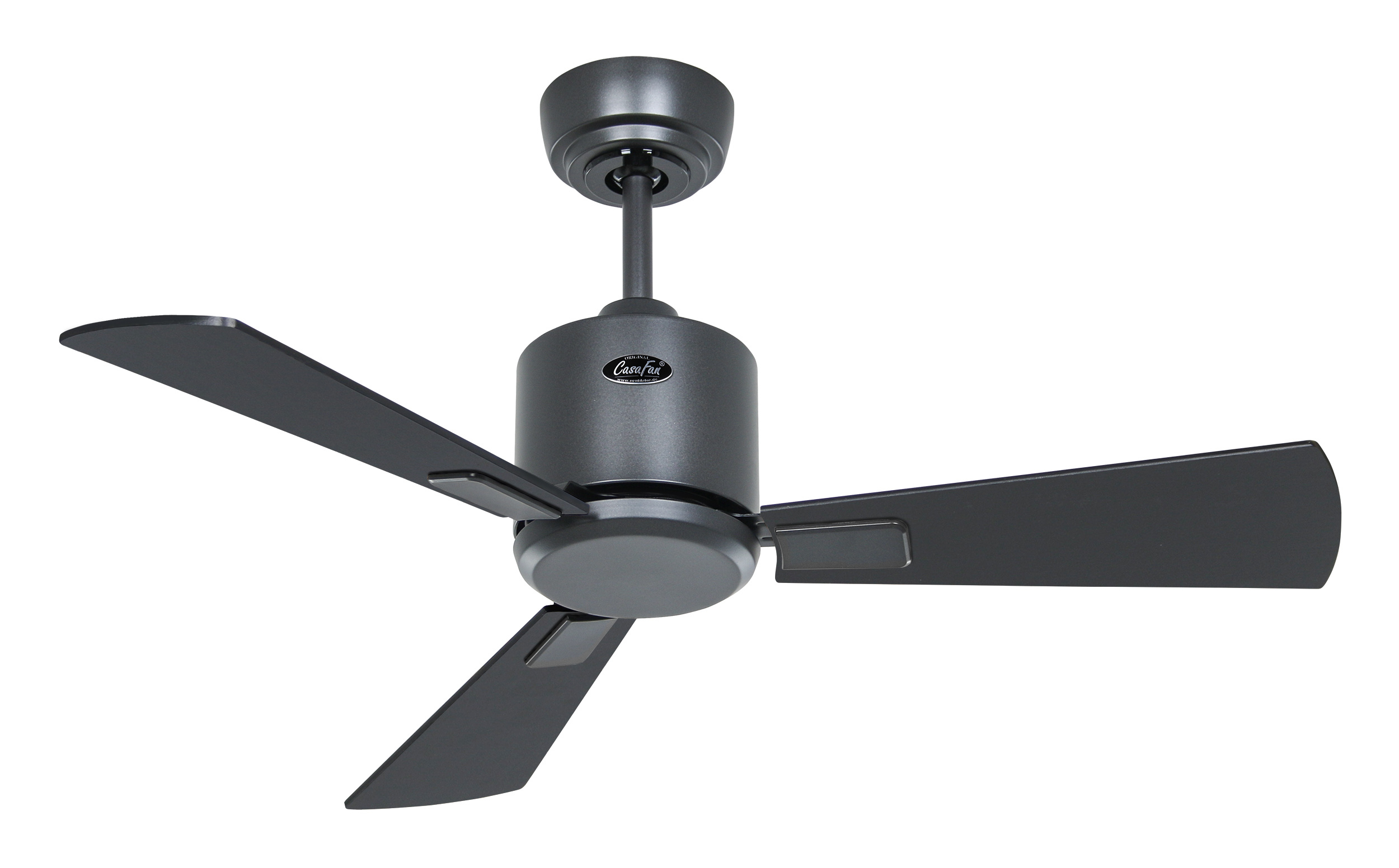 Ventilatore da soffitto grigio con tre pale e un alloggiamento motore centrale.