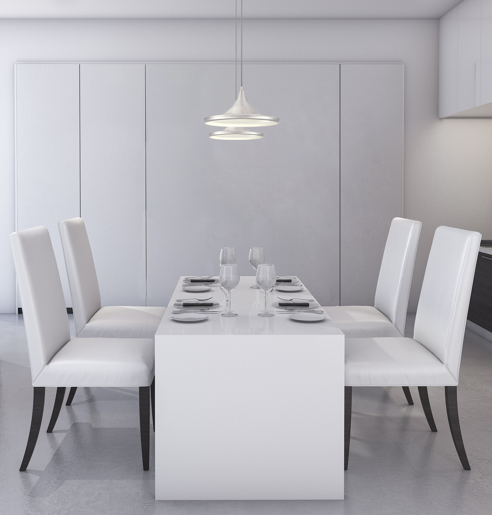 Esszimmer, weißer Tisch und Stühle. Weiße Wände und Schränke sowie eine Pendelleuchte.