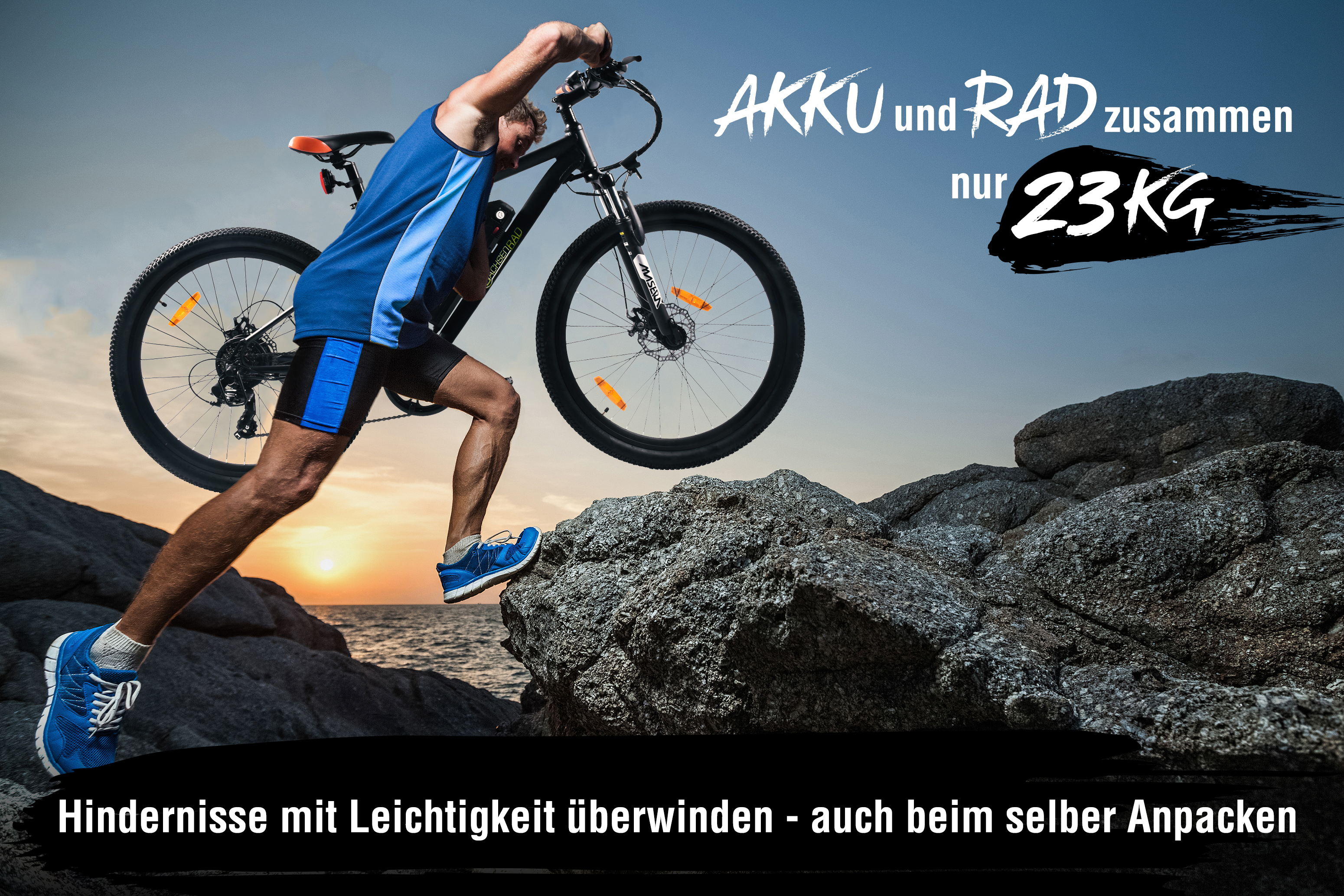 Ein Mann springt mit dem Fahrrad über einen Felsen. Text: Akku und Rad zusammen nur 23KG.