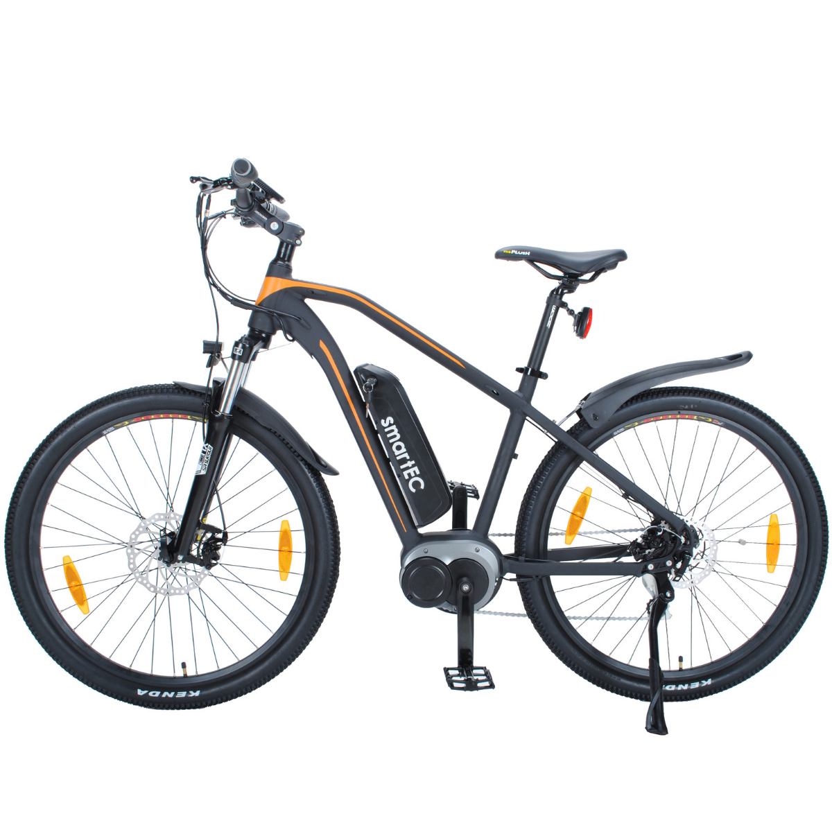 Schwarz-oranges Elektrofahrrad. Hat einen Akku, Motor und Räder. Weißer Hintergrund.