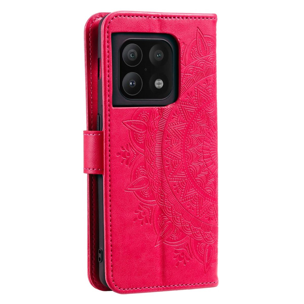 Eine rote Handyhülle mit Mandala-Design und Magnetverschluss. Der Hintergrund ist weiß.