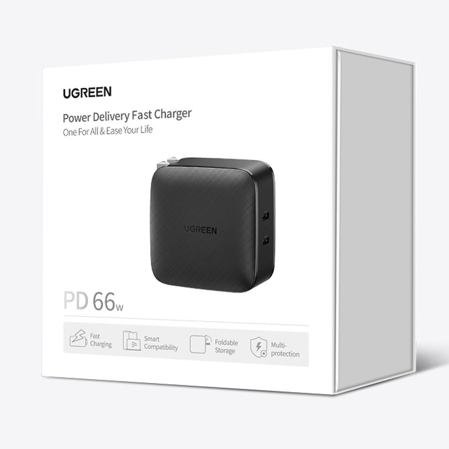 Eine schwarze UGREEN-Ladegerätbox auf einer weißen Oberfläche, mit ihren Funktionen.