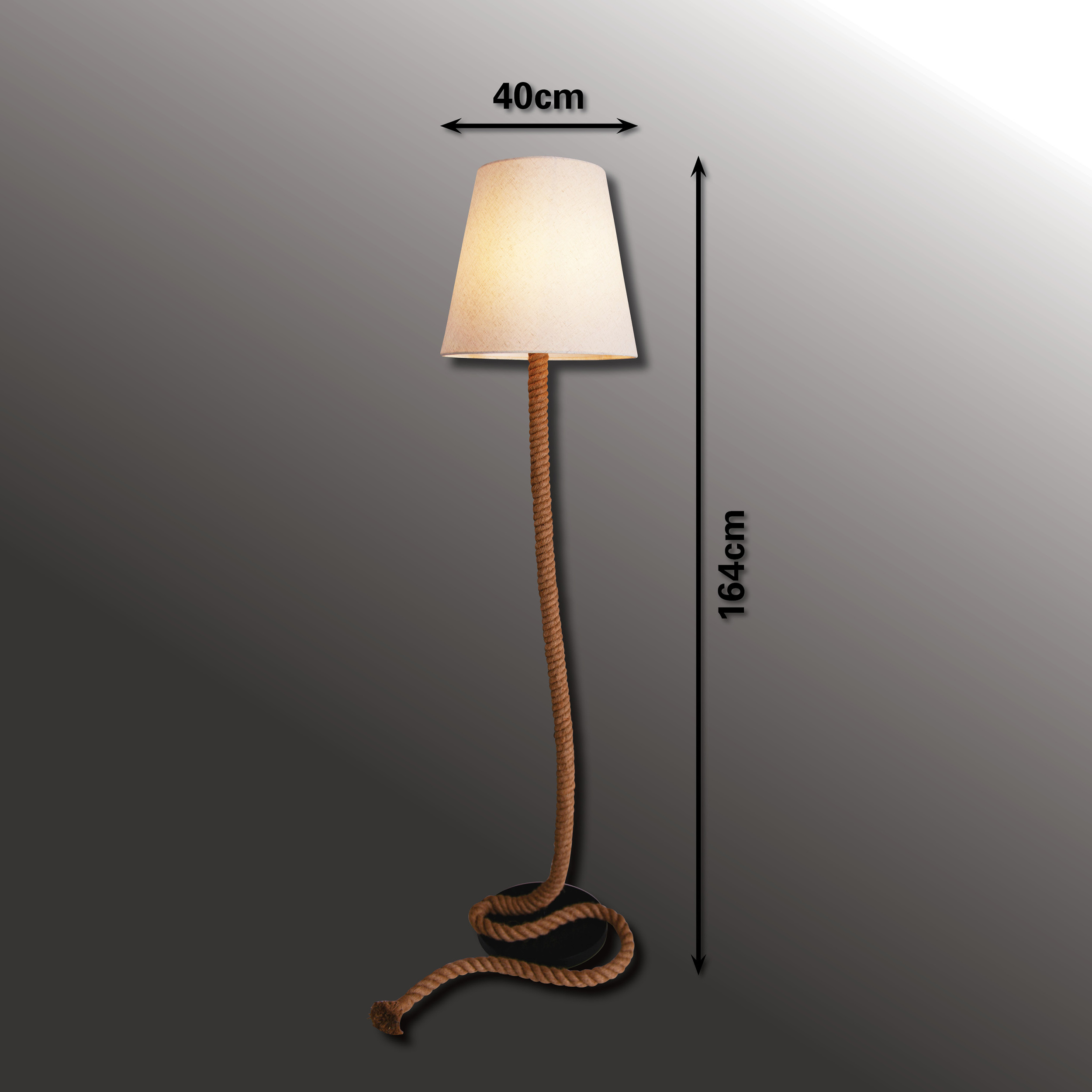Stehlampe mit beigem Lampenschirm, braunem Seilstamm und gewendelter Basis, vor Gradienten.