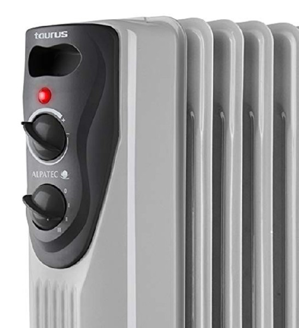 Szary grzejnik olejowy z pokrętłami i lampką kontrolną.