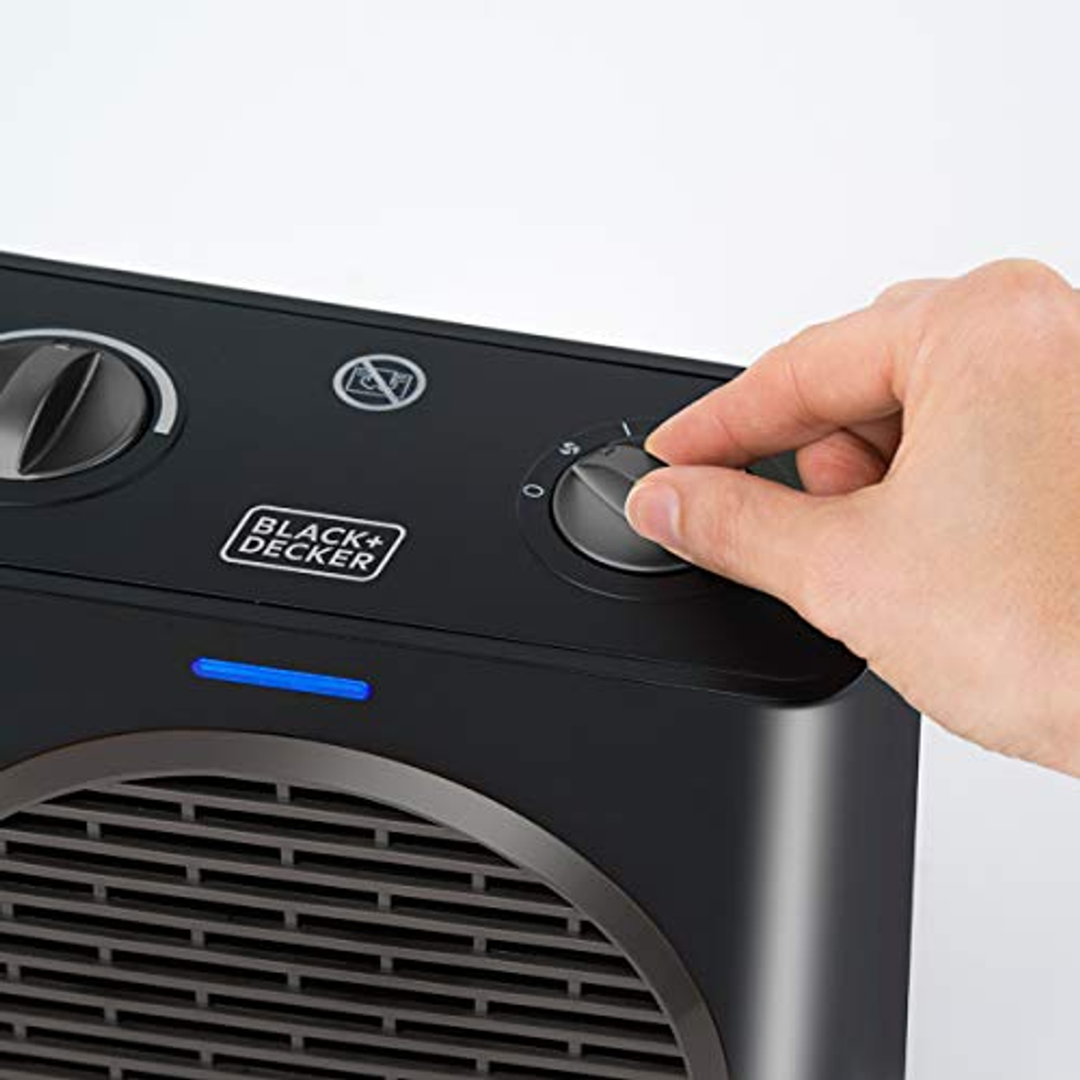 Czarna klawiatura Trust z klawiszami i klawiaturą numeryczną.