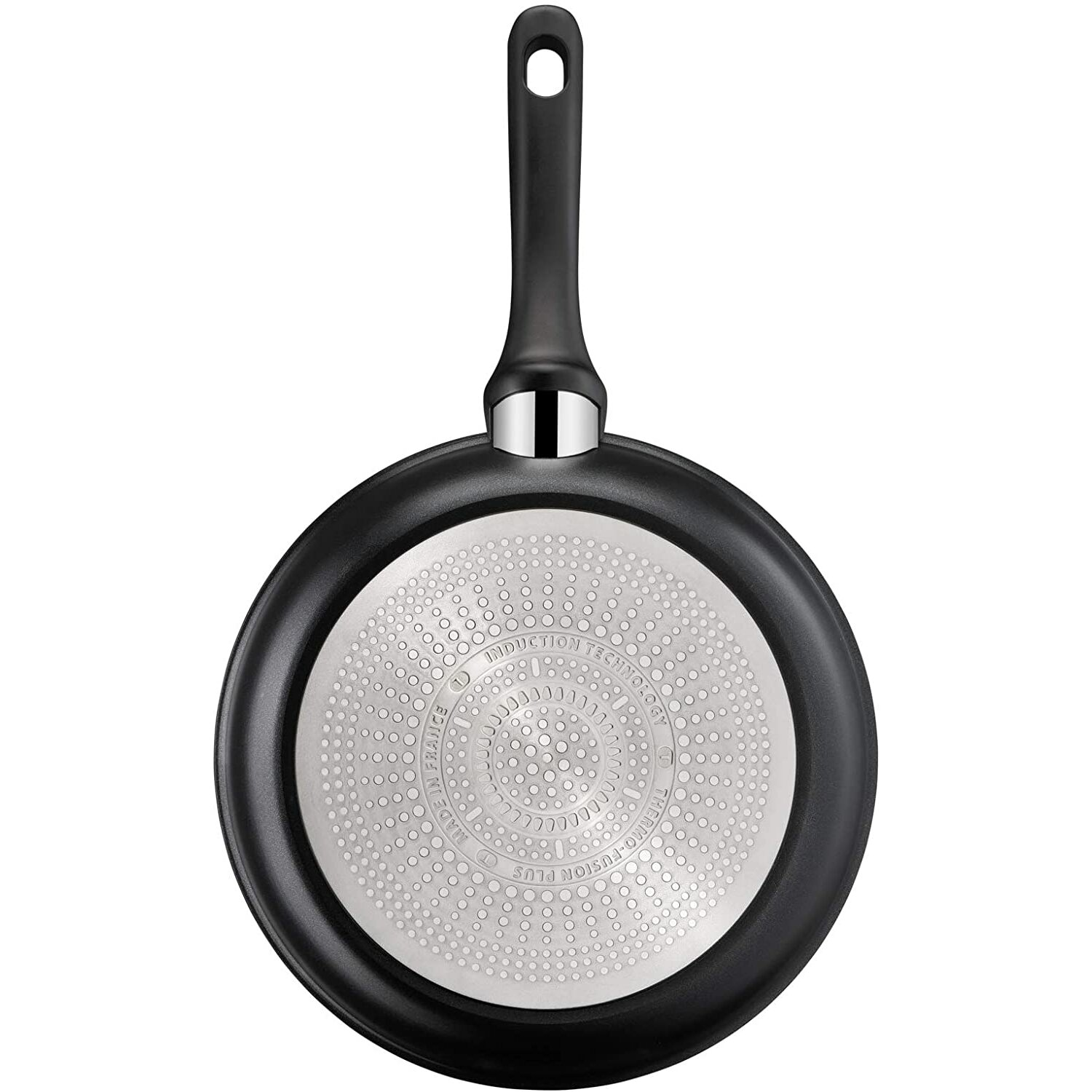 Czarna patelnia z srebrnym dnem i czarnym uchwytem.