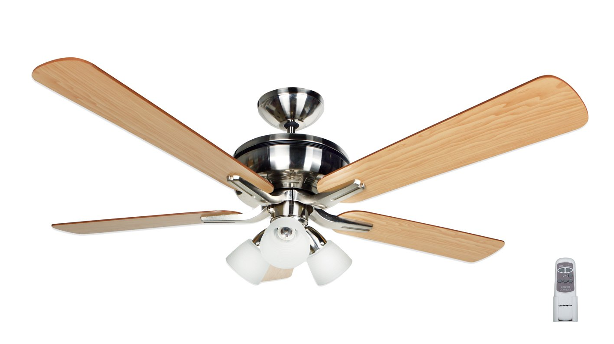 Ventilatore a soffitto con quattro pale in legno, tre luci e motore argentato.