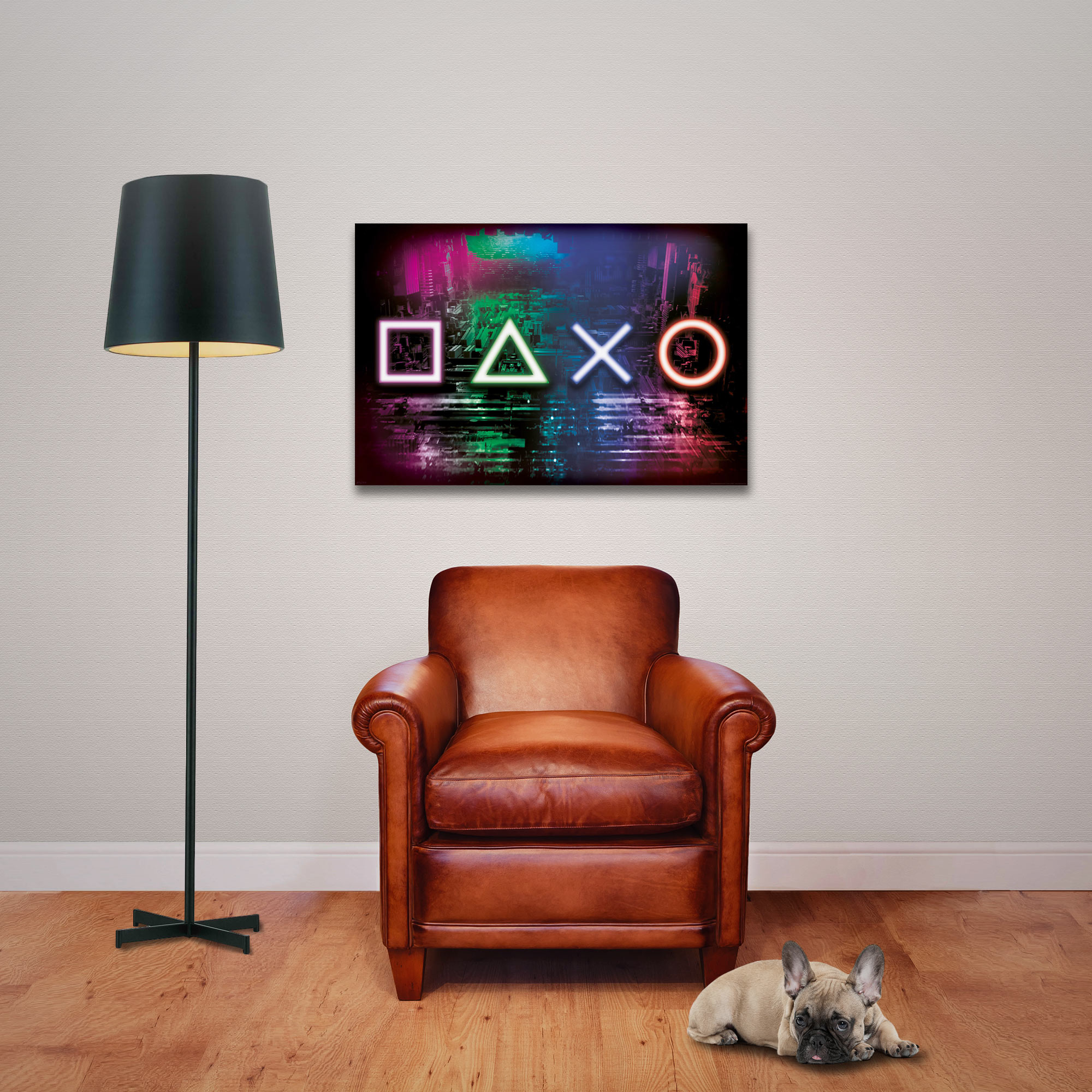 Ein Raum mit Gaming-Kunst an der Wand, einem braunen Sessel und einem Hund auf dem Boden.