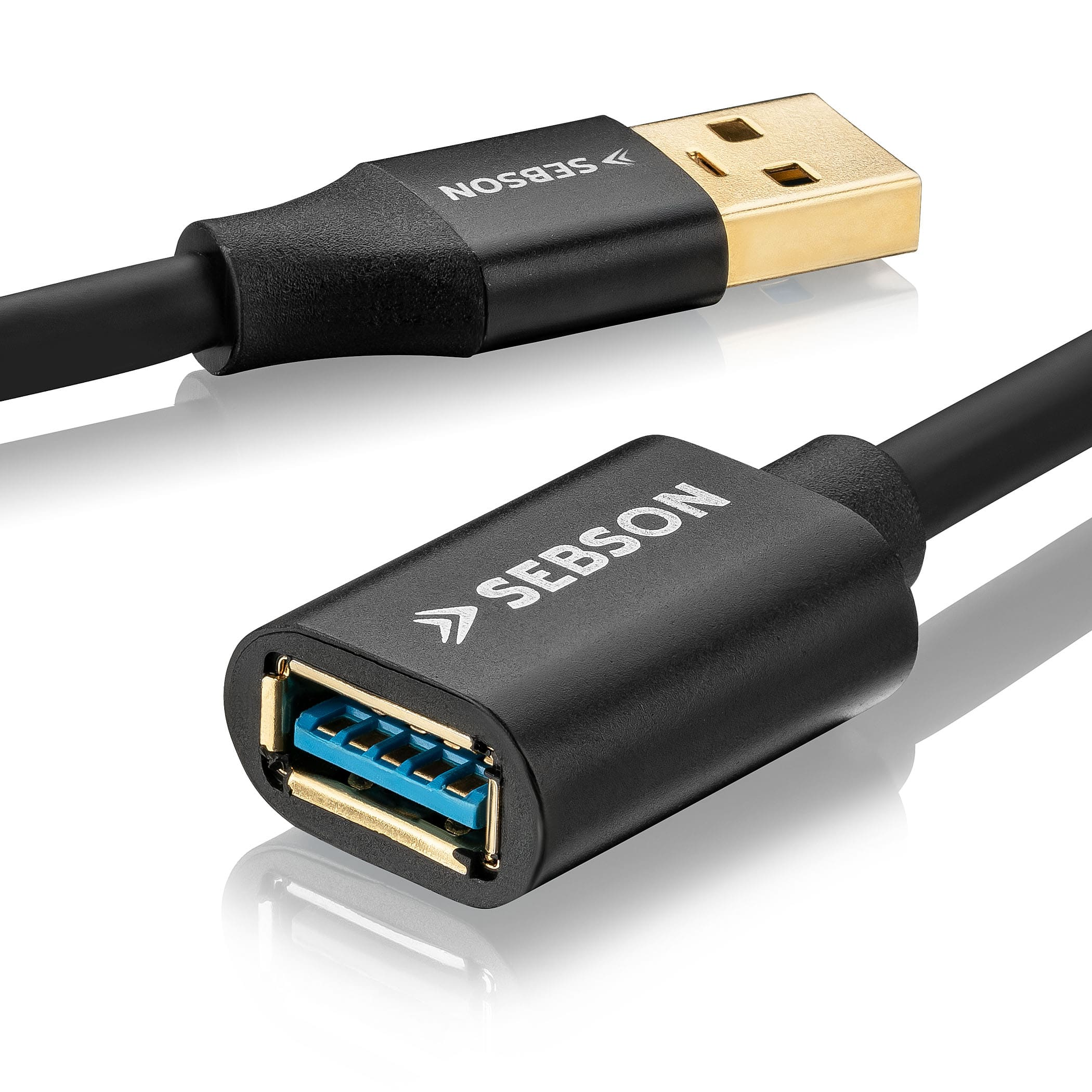Ein schwarzes USB-Kabel mit USB-A- und USB-B-Anschluss. Die Marke ist Sebson.