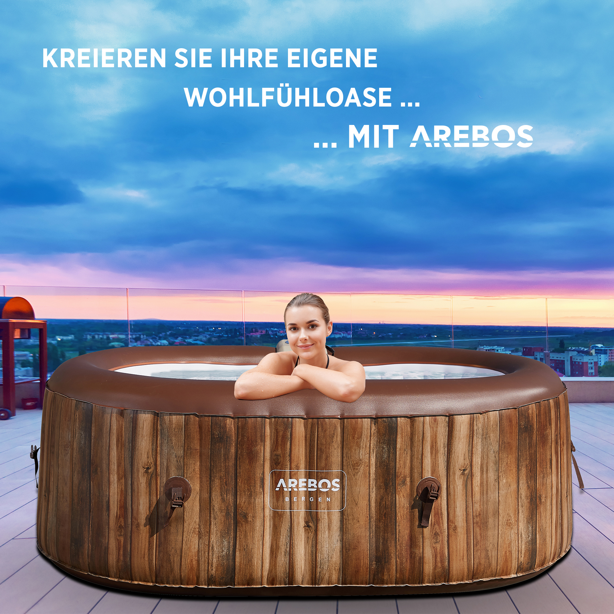 Frau in einem Whirlpool mit holzähnlichem Äußeren unter einem Sonnenuntergangshimmel. Die Marke ist AREBOS.