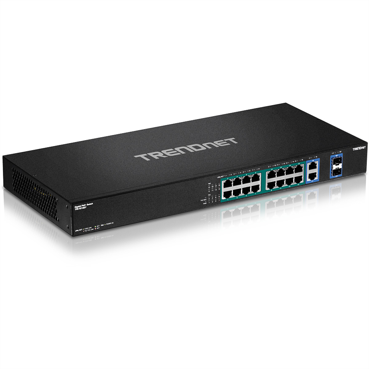 Schwarzer TRENDnet-Netzwerk-Switch mit mehreren Anschlüssen, von oben gesehen, weißer Hintergrund.