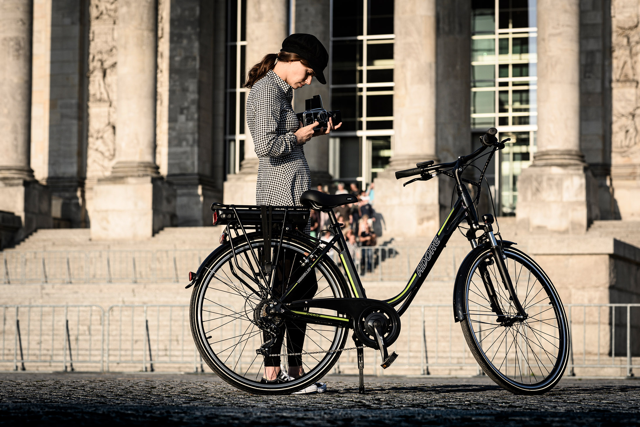 ADORE Versailles Citybike Damen-Rad, Rahmenhöhe: 374.4, cm, 28 Zoll, (Laufradgröße: 48 Schwarz)