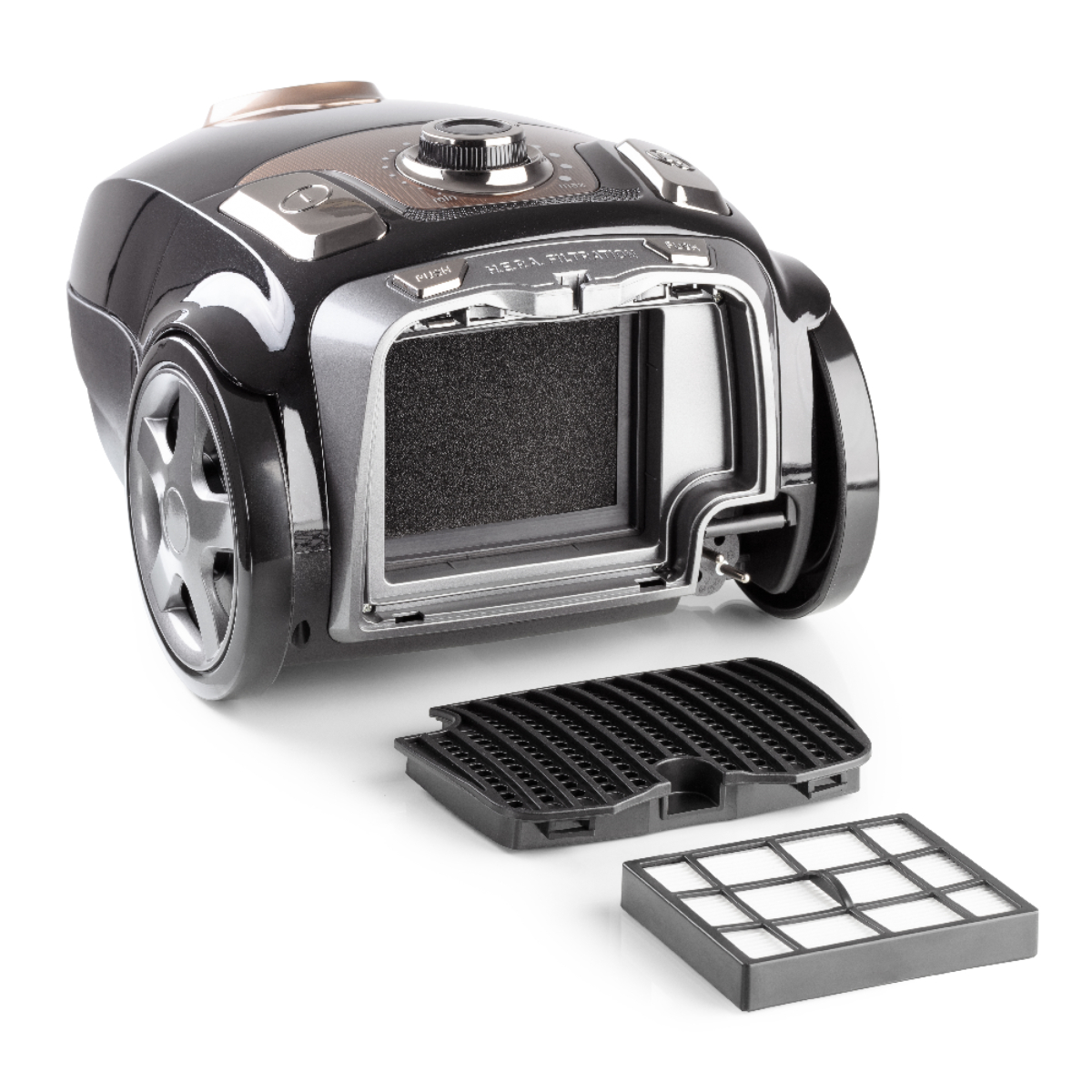 Czarny odkurzacz z usuniętymi filtrami, pokazujący elementy wewnętrzne, na białym tle.