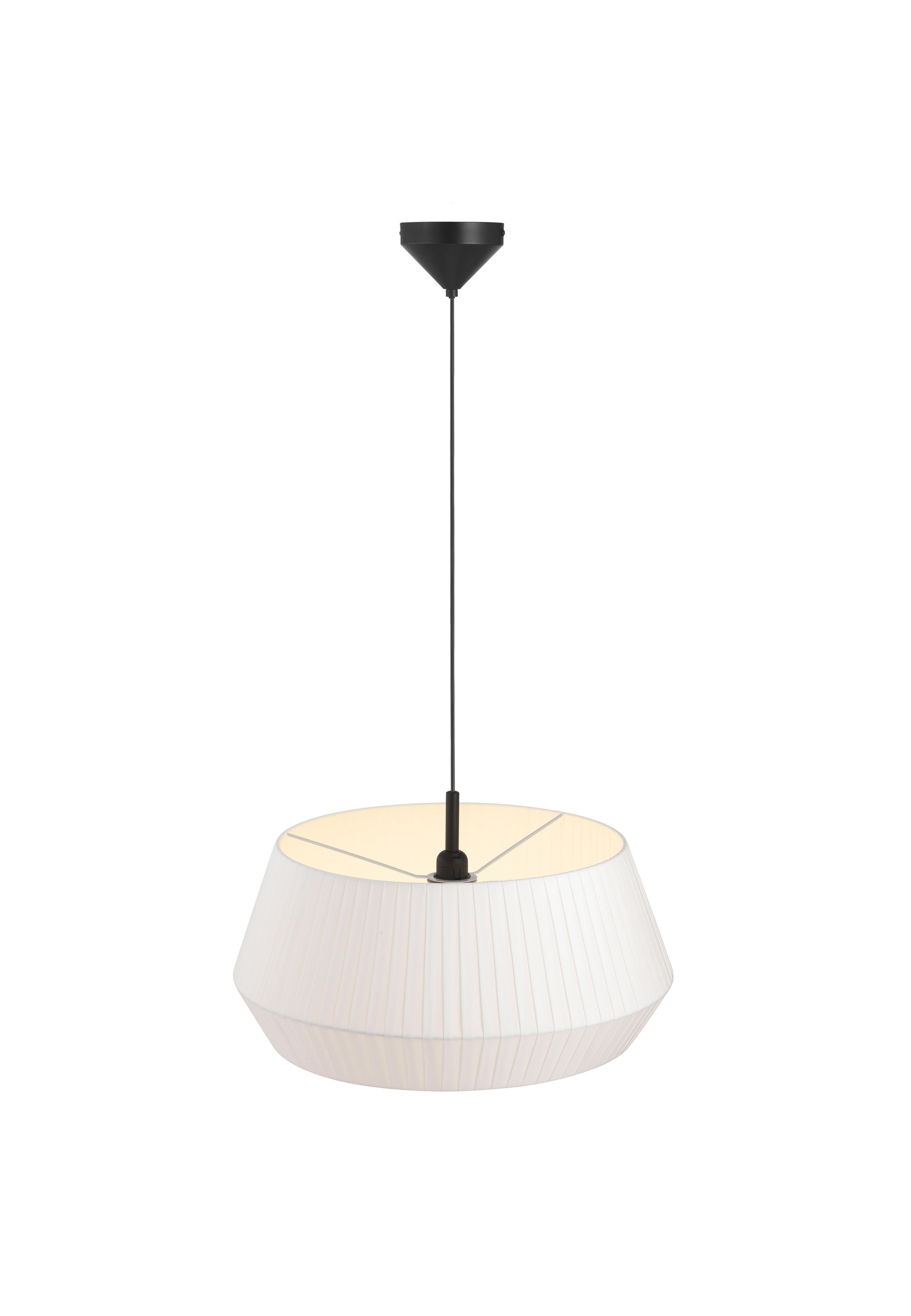 Une suspension blanche moderne avec un abat-jour plissé, suspendue à un luminaire noir.