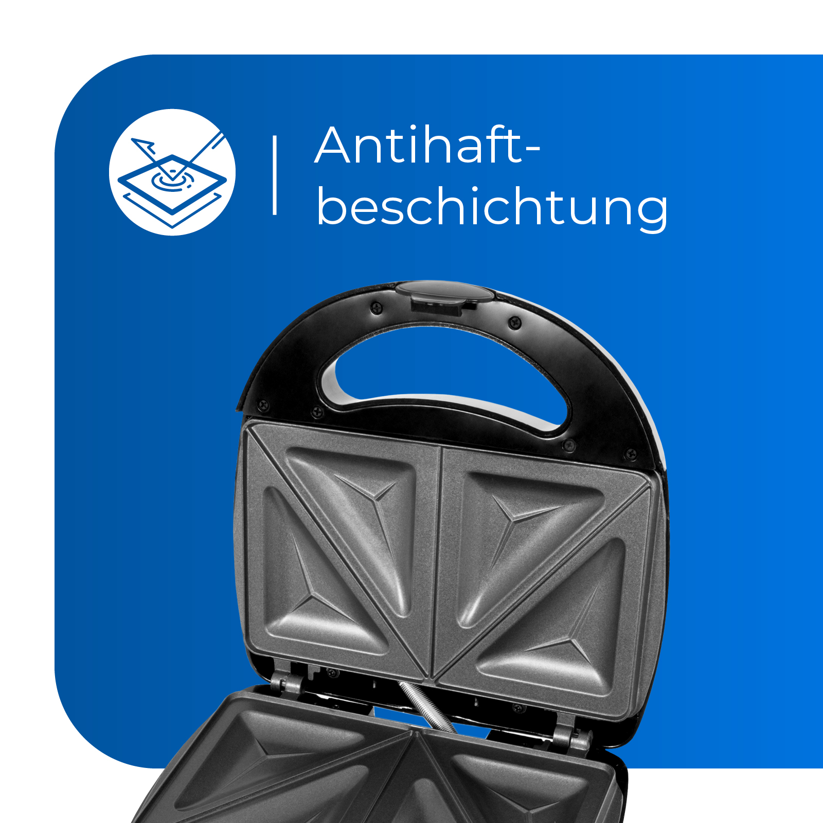 Offener Sandwichmaker mit Antihaftbeschichtung. Hintergrund ist eine blaue Fläche.