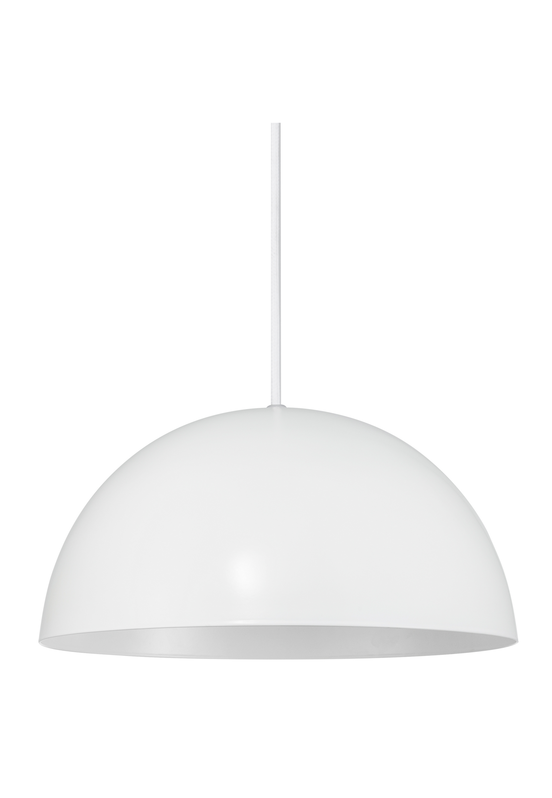 Eine weiße Pendelleuchte, die von der Decke hängt. Die Lampe ist kuppelförmig.