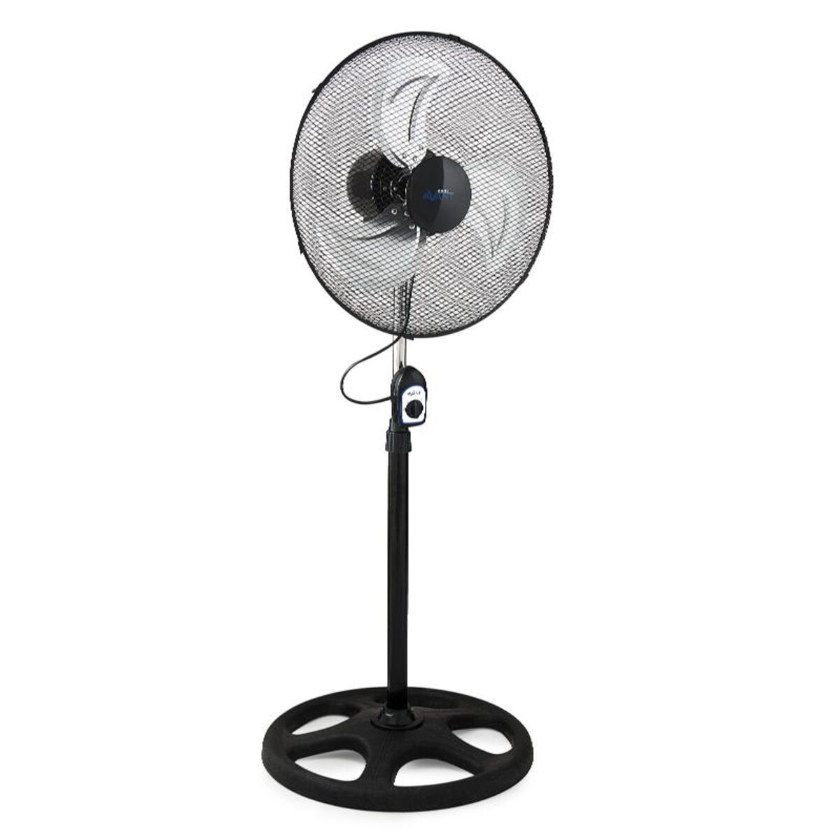 Ventilador de pie negro y plateado. Tiene una base circular y un cabezal de ventilador de malla.