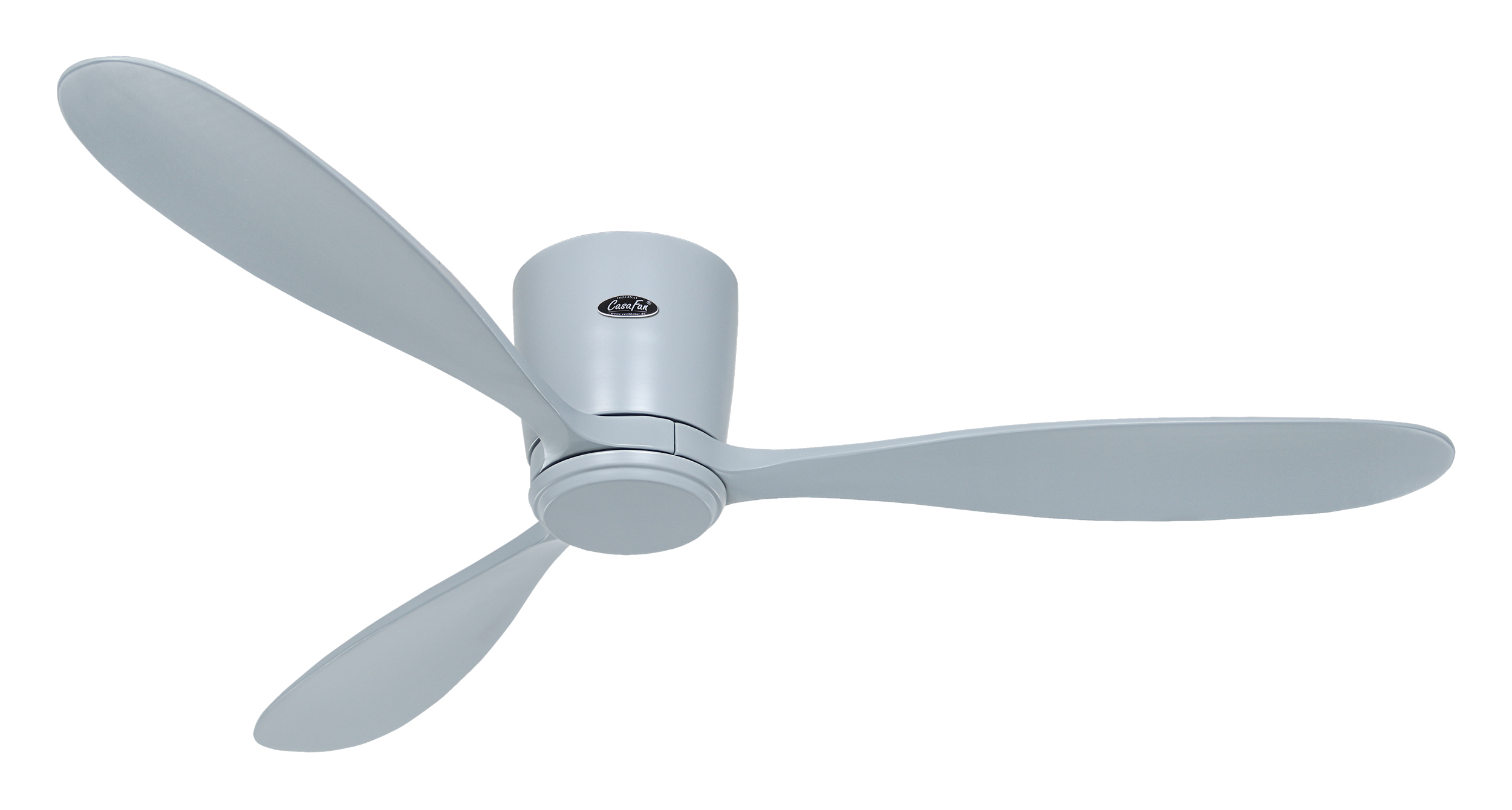 Un ventilatore da soffitto con tre pale grigie e un corpo grigio su sfondo bianco.
