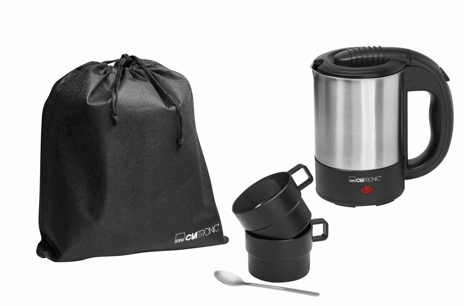 Czarny zestaw czajnika podróżnego z kubkami i torbą na białym tle.