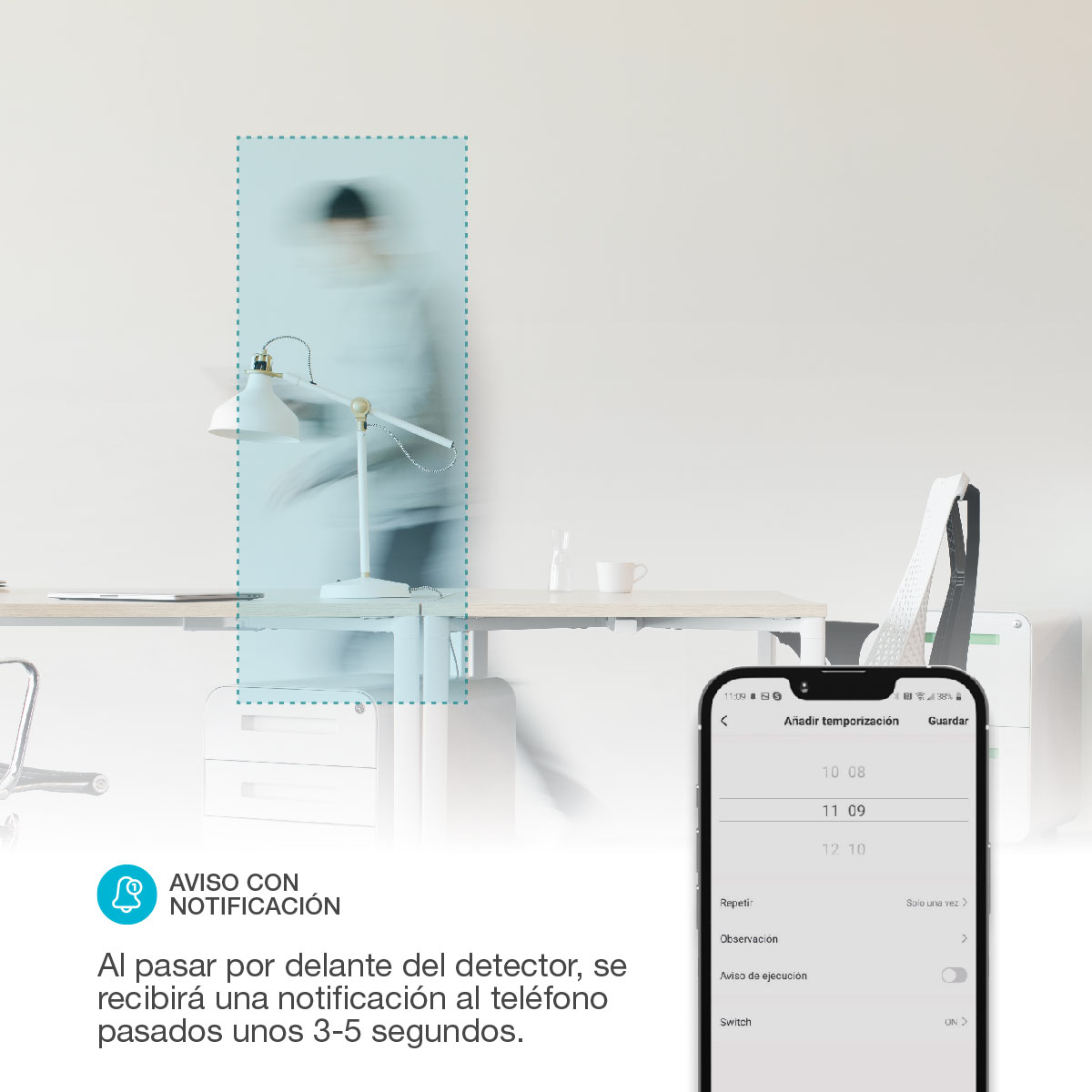 Una persona camina por un escritorio. Un teléfono muestra la interfaz de una aplicación.