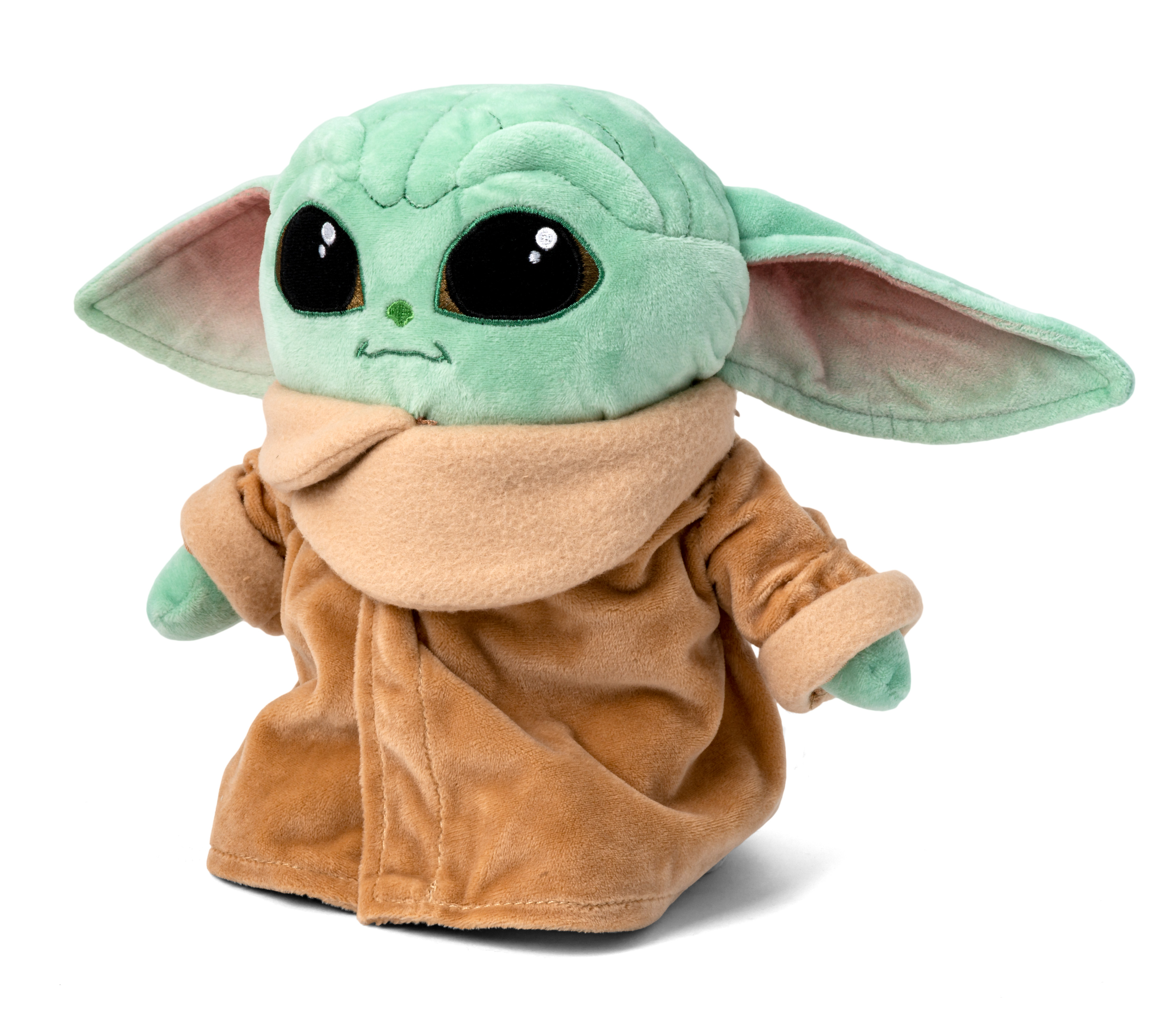 Ein grünes Baby-Yoda-Plüschtier mit braunem Umhang, das auf einer weißen Oberfläche steht.