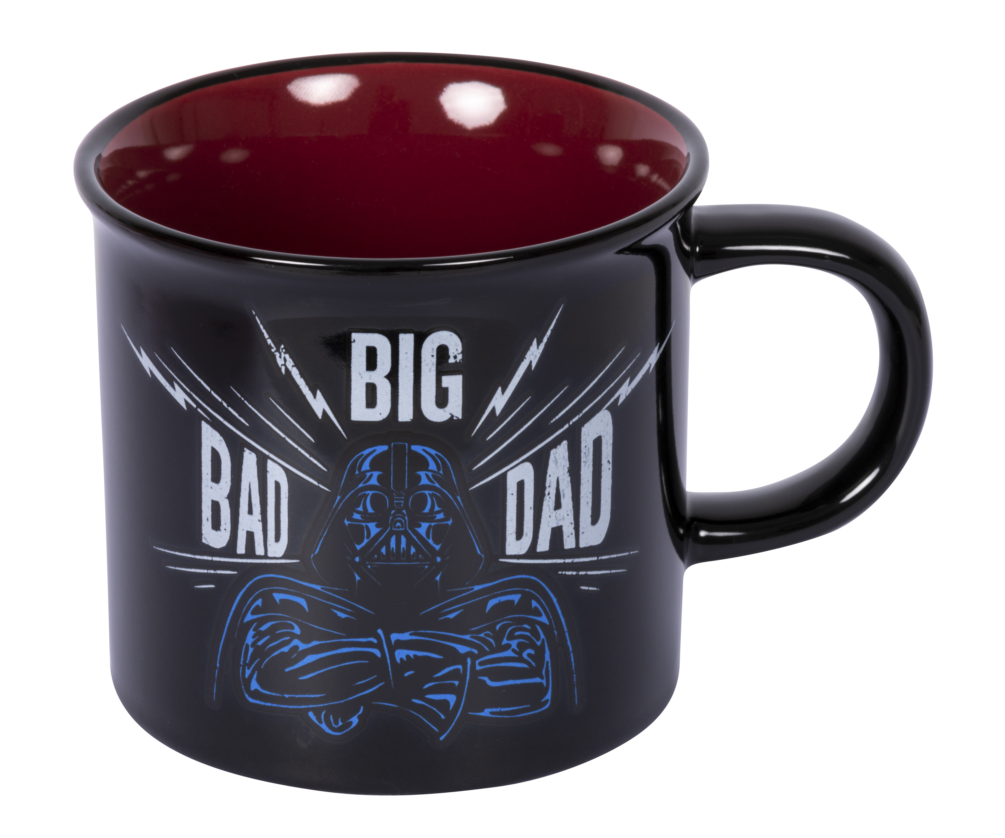 Schwarze Tasse mit Darth Vader-Grafik und 'BAD DAD'-Text. Roter Innenraum, weißer Hintergrund.