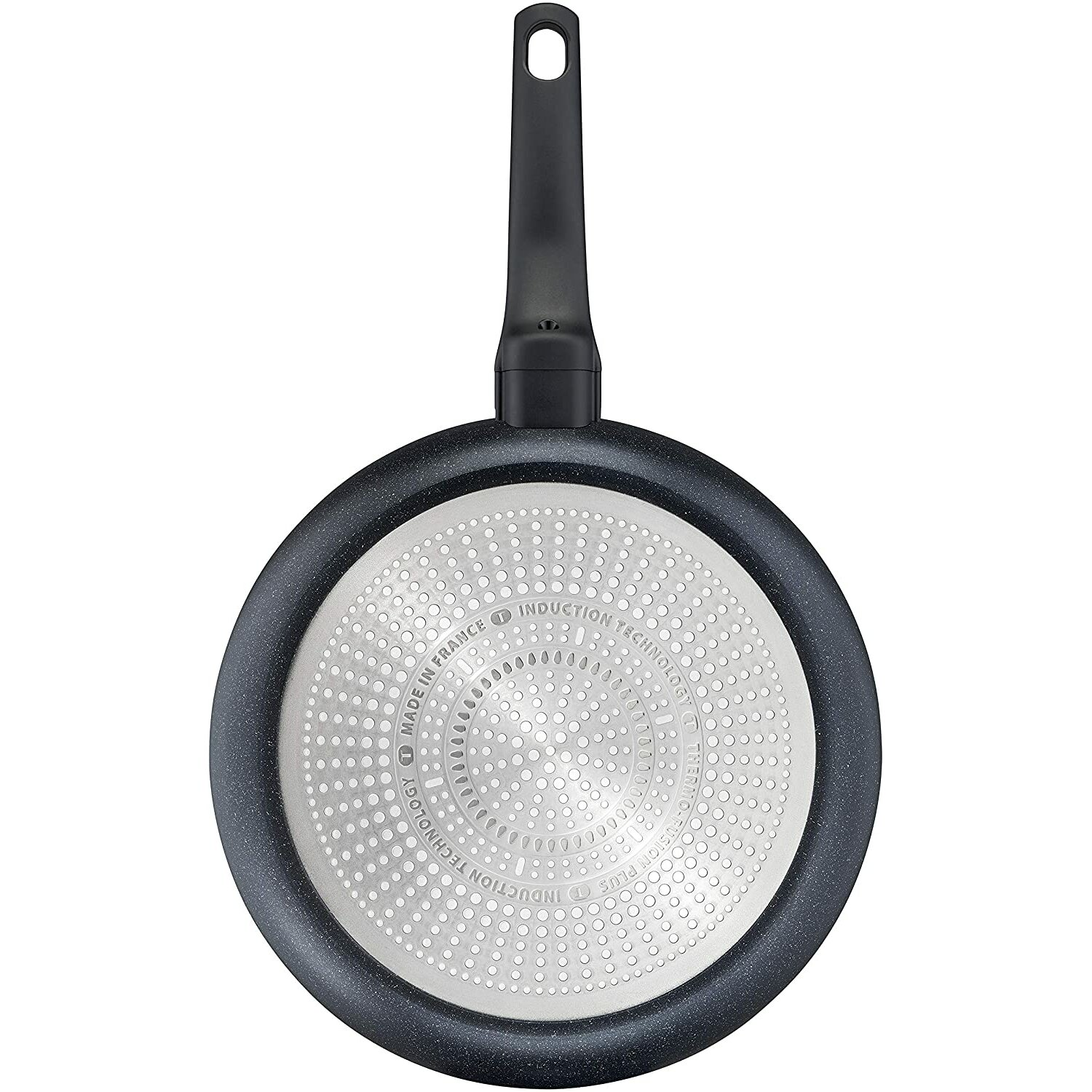 Czarna patelnia z szarym, nakrapianym wnętrzem i czarnym uchwytem. Białe tło.