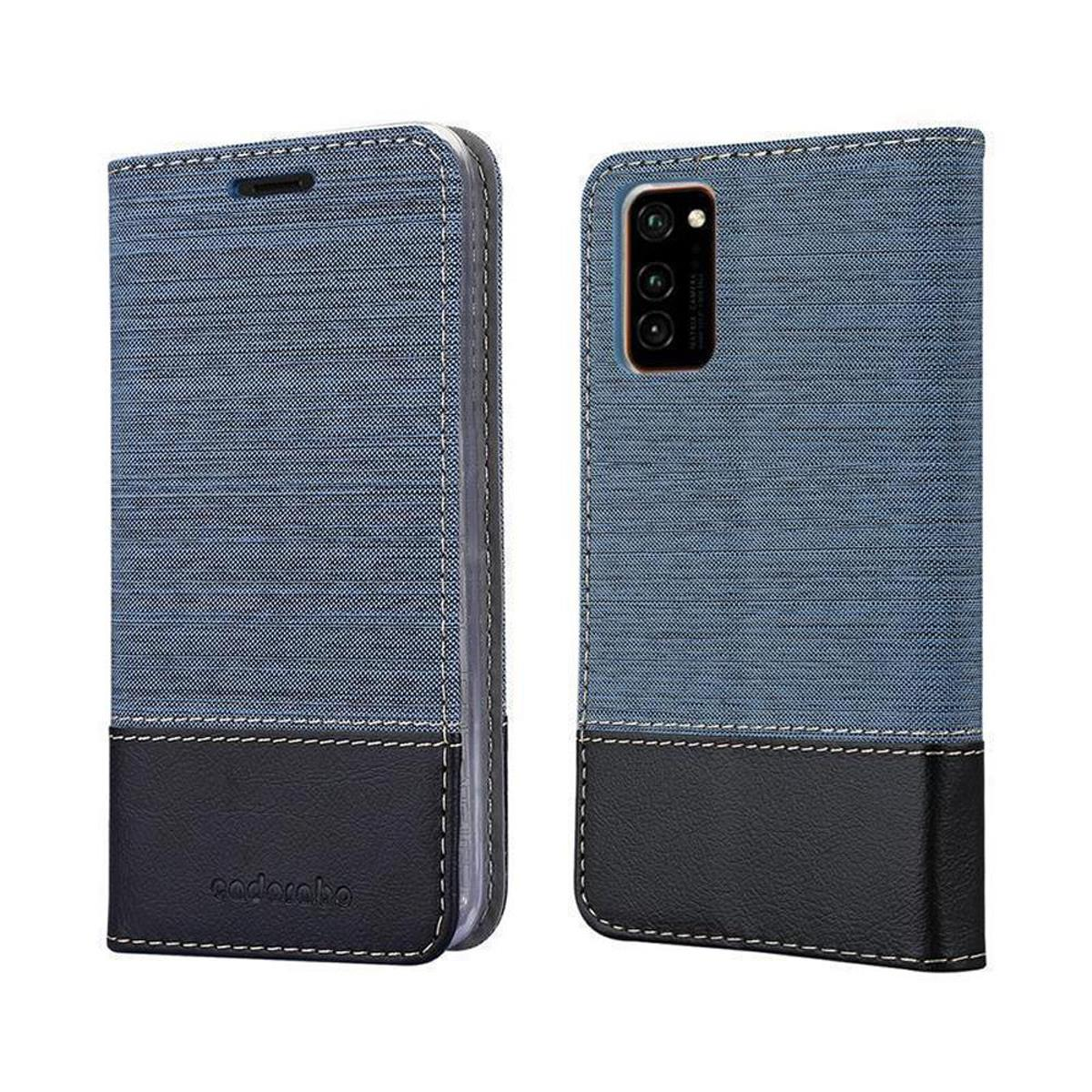 Custodia per telefono in denim e nera, aperta e chiusa. Configurazione della fotocamera visibile sul retro.