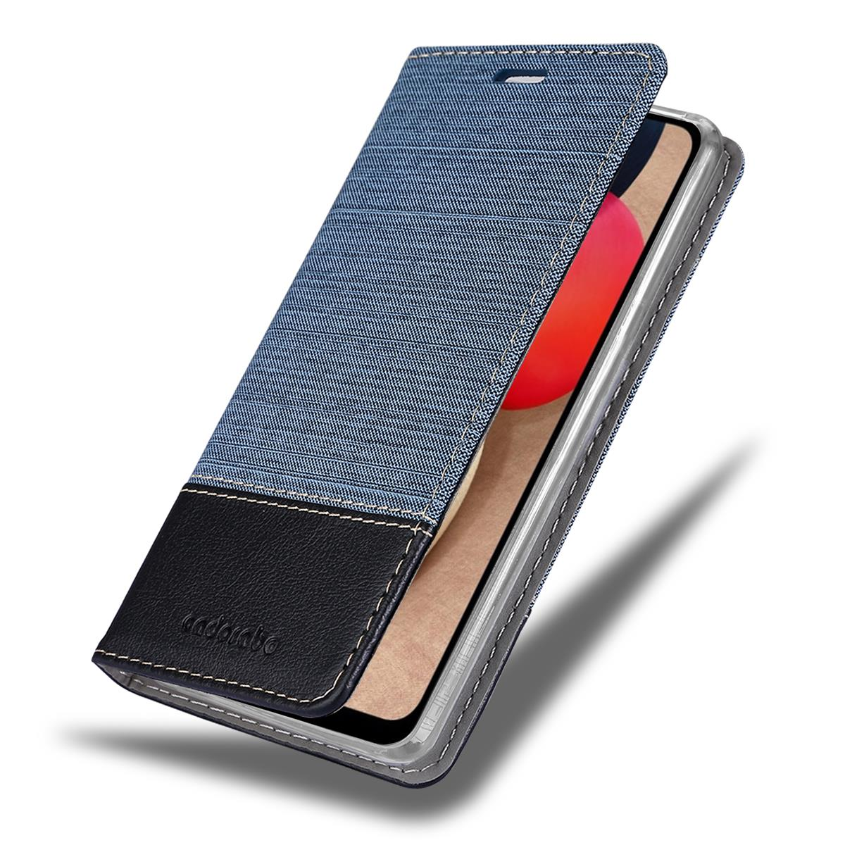 Telefonhülle, offen, zeigt ein Telefon mit Denim-Bezug und schwarzem Boden.