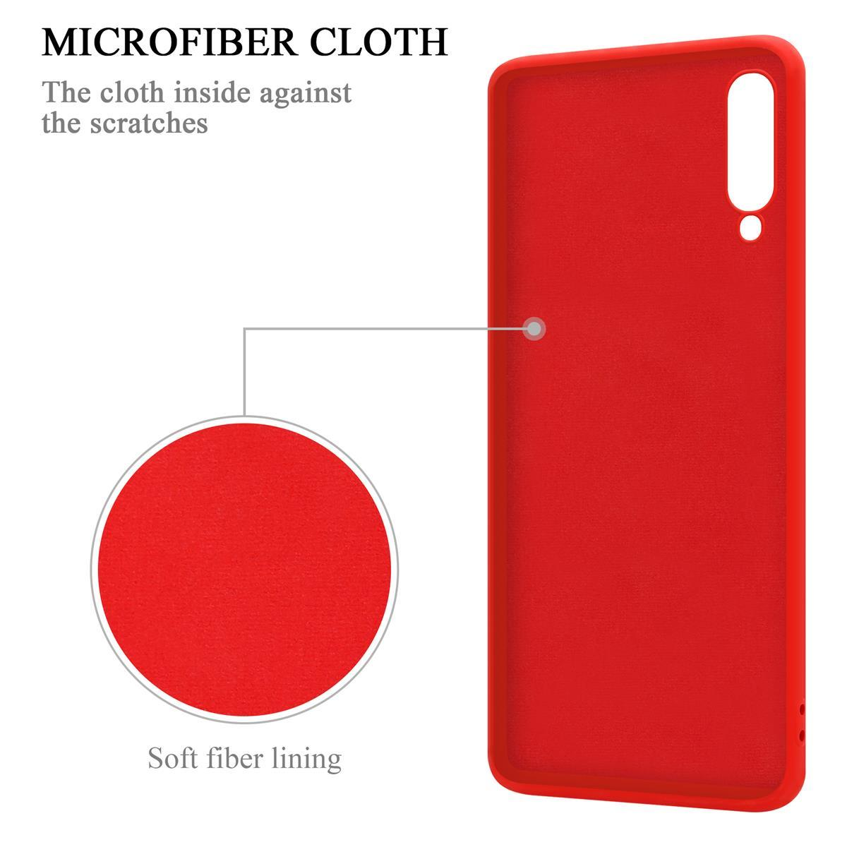 Custodia per telefono rossa con testo e diagramma sulla fodera in fibra morbida.