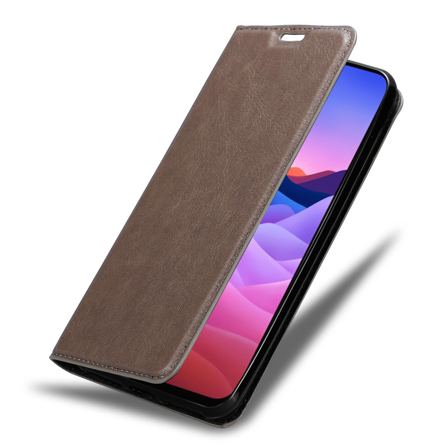 Eine Handyhülle aus braunem, lederähnlichem Material, geöffnet, mit einem Telefon darin.