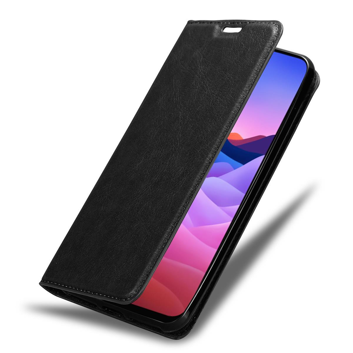 Schwarze Leder-Handyhülle offen, zeigt Telefonbildschirm mit blau-roter Landschaft.