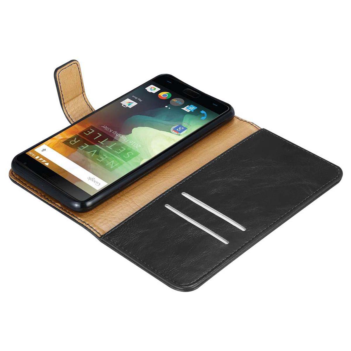 Telefono nero in una custodia in pelle aperta. Lo schermo mostra la schermata iniziale con le app.